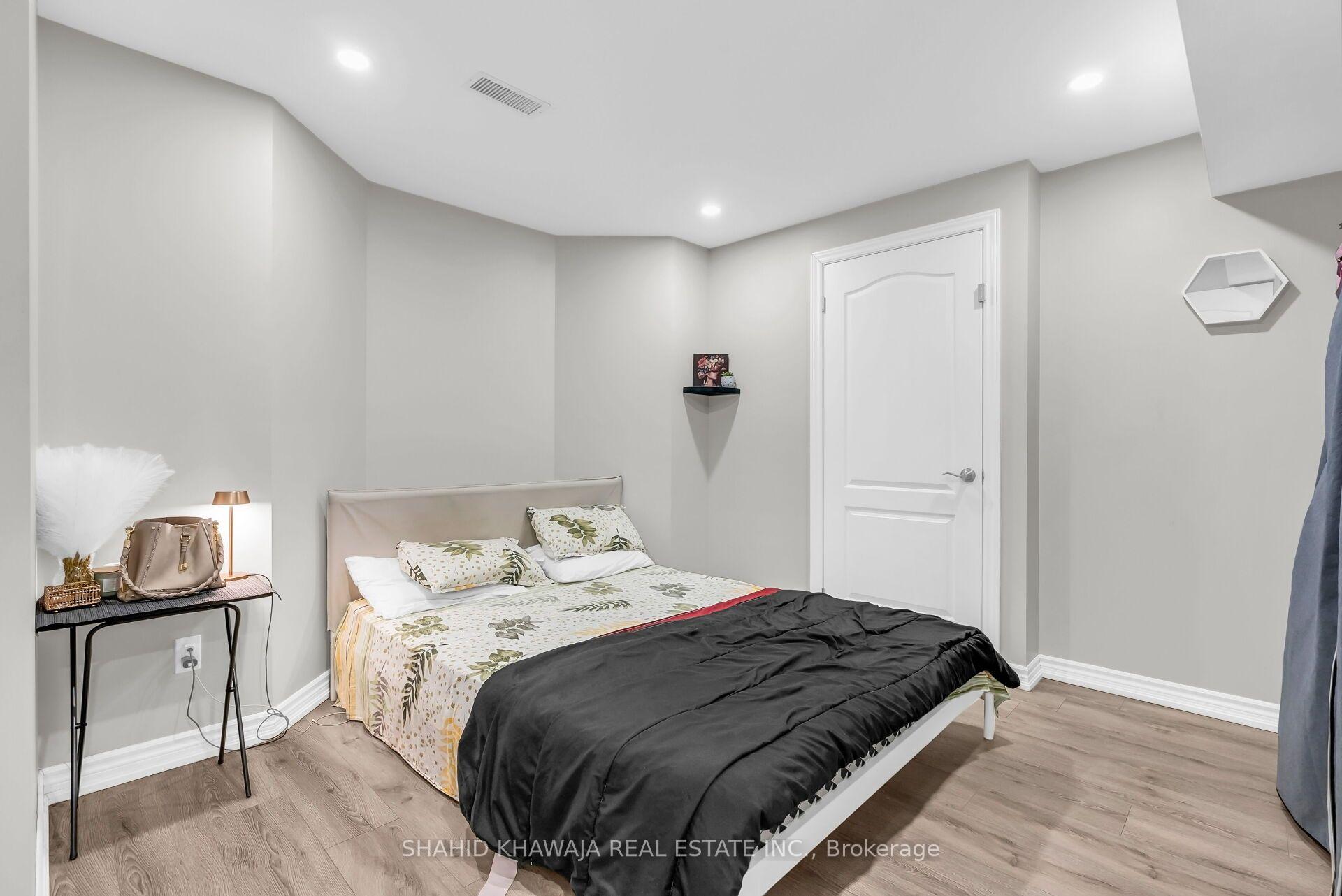26 Pine Island Way