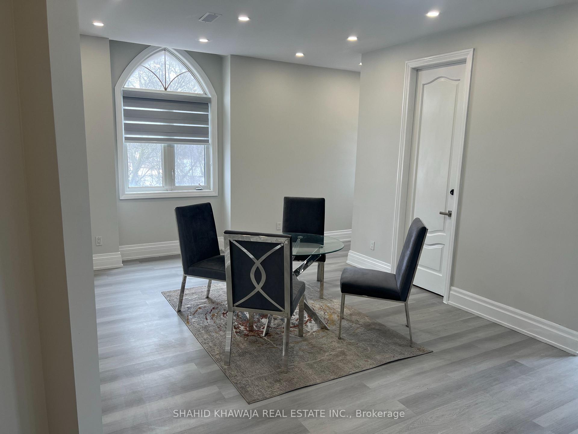 370 Queen Street S C