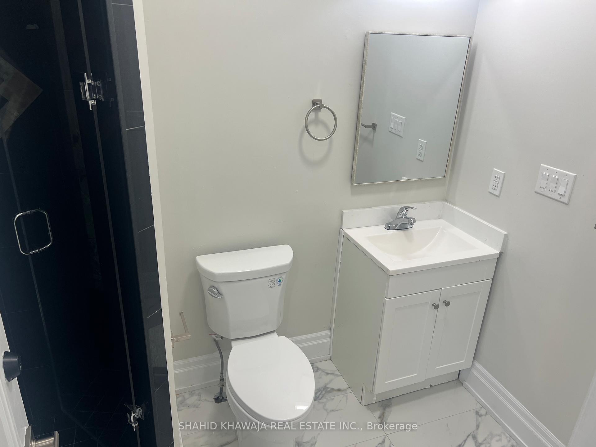 370 Queen Street S C