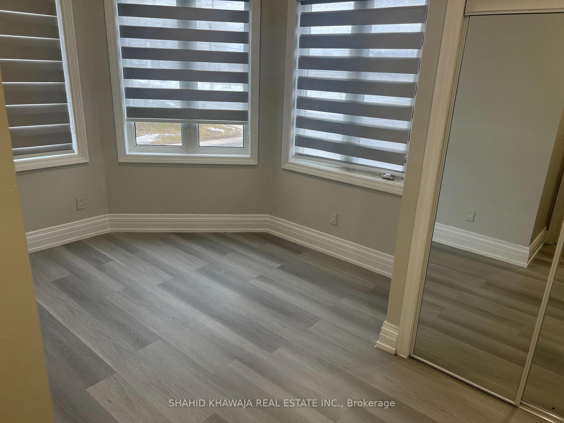370 Queen Street S C