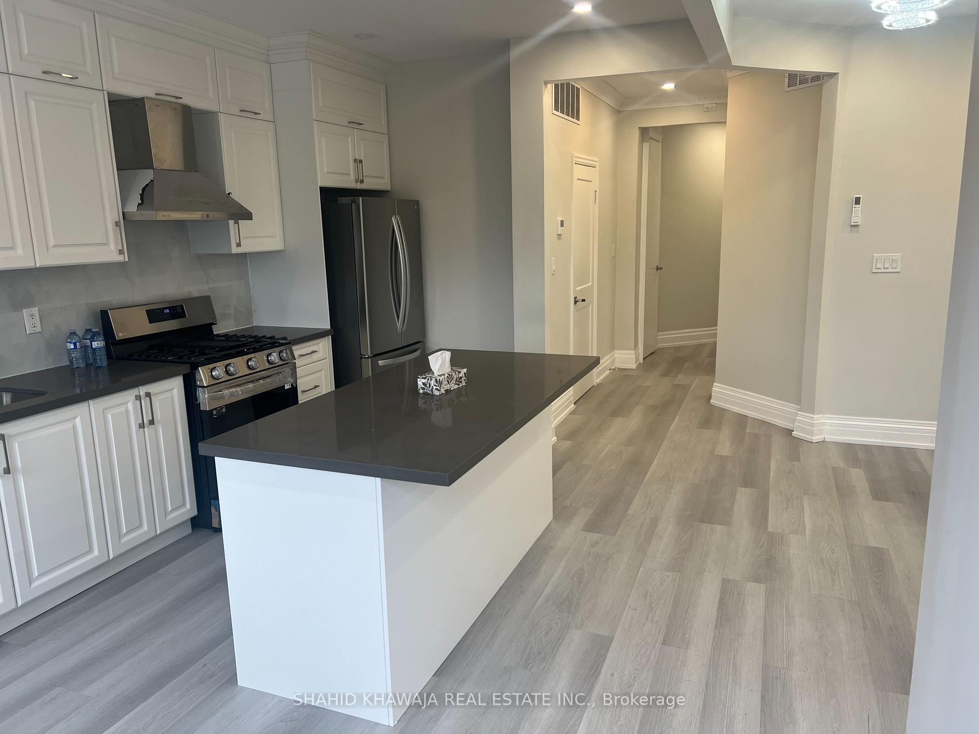 370 Queen Street S C