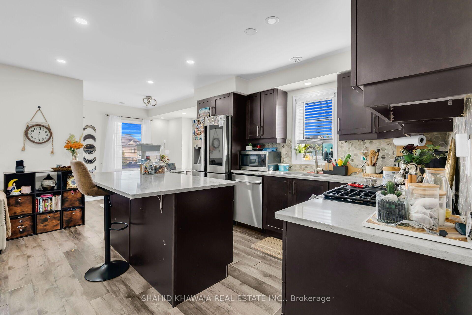 875 Sumac Crescent