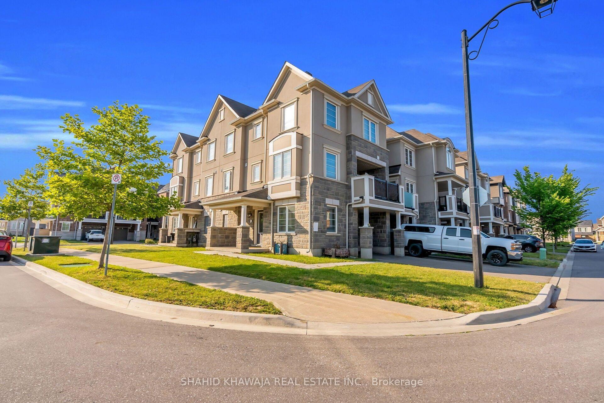 875 Sumac Crescent