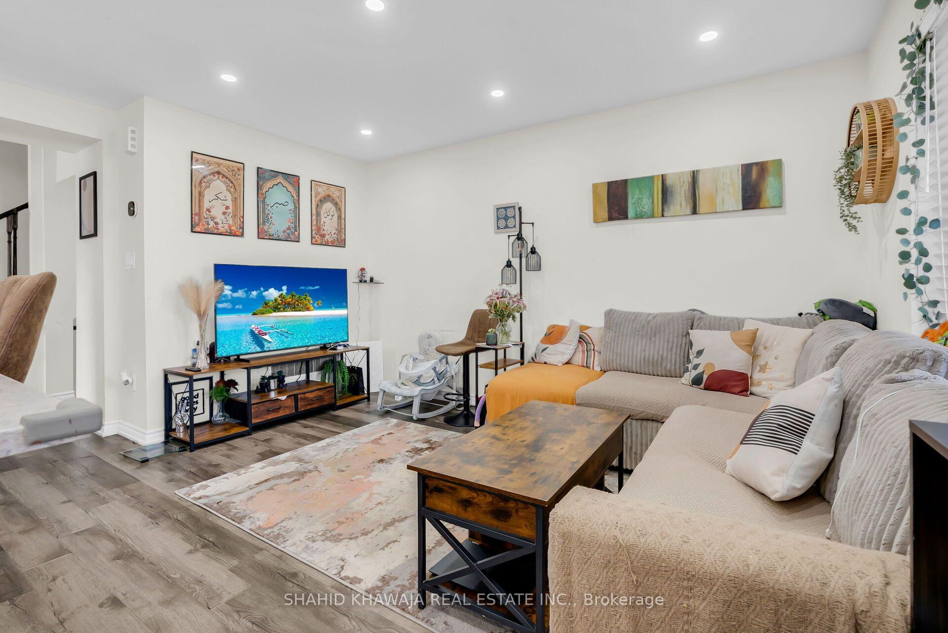 875 Sumac Crescent