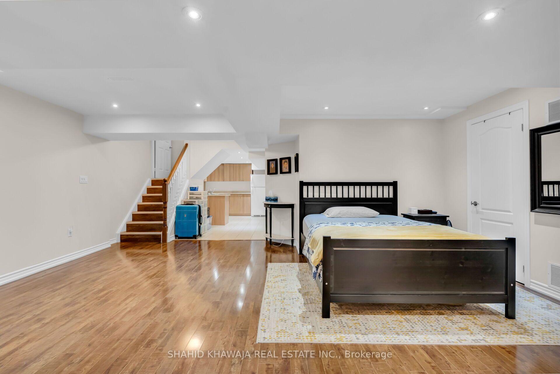 1078 Easterbrook Crescent