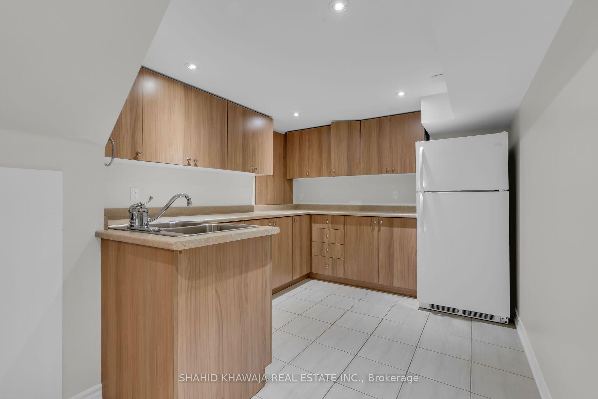 1078 Easterbrook Crescent