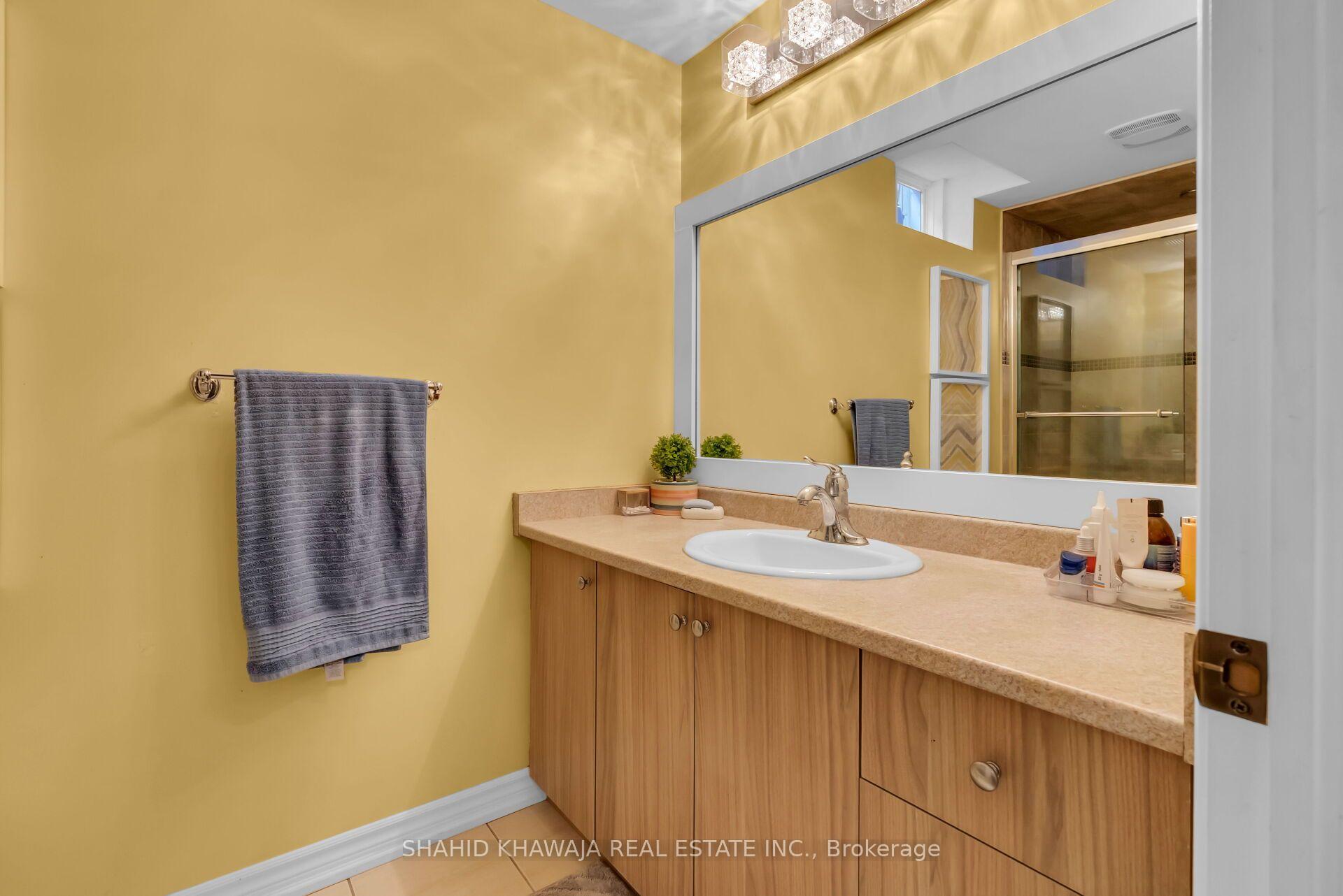 1078 Easterbrook Crescent