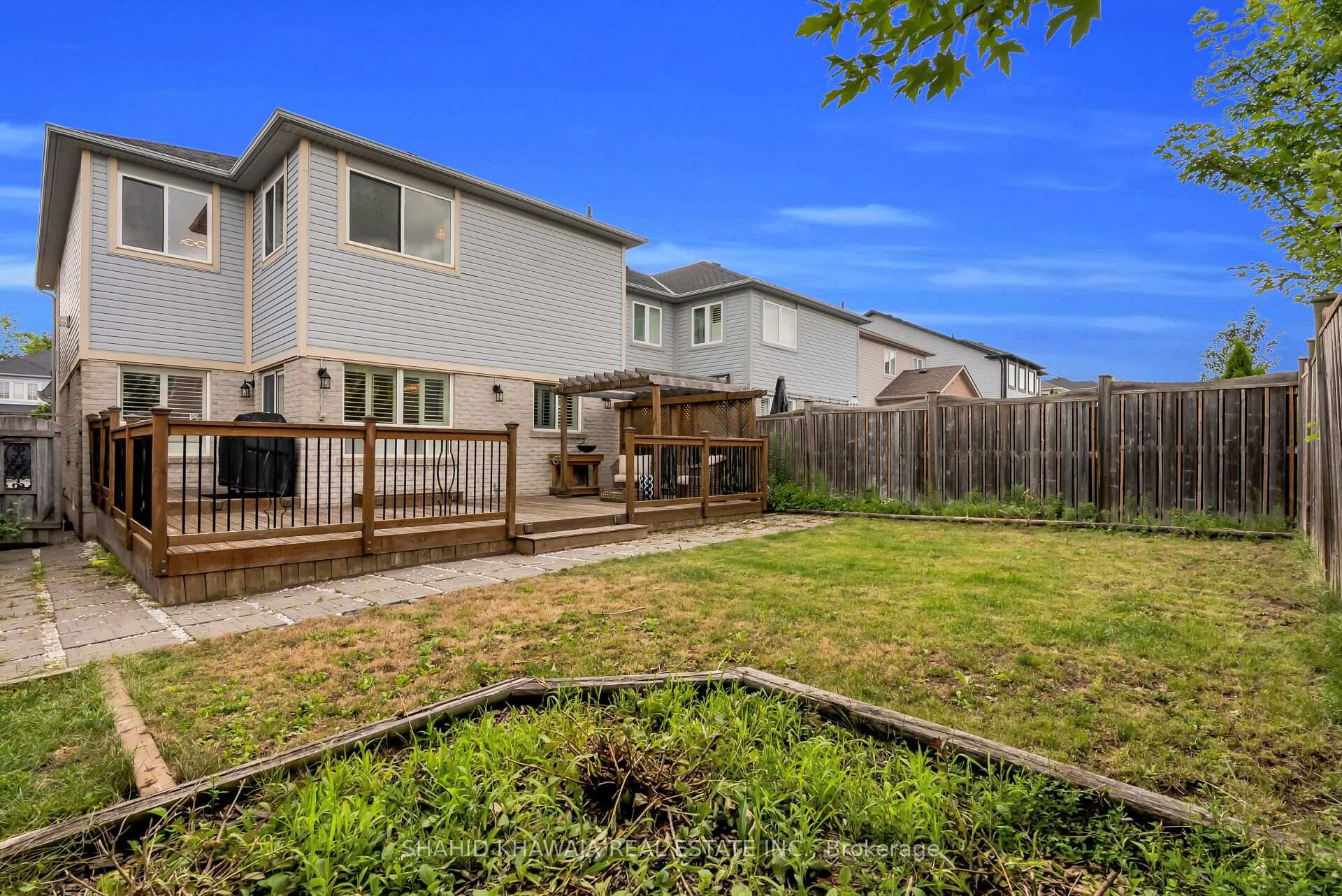 1078 Easterbrook Crescent