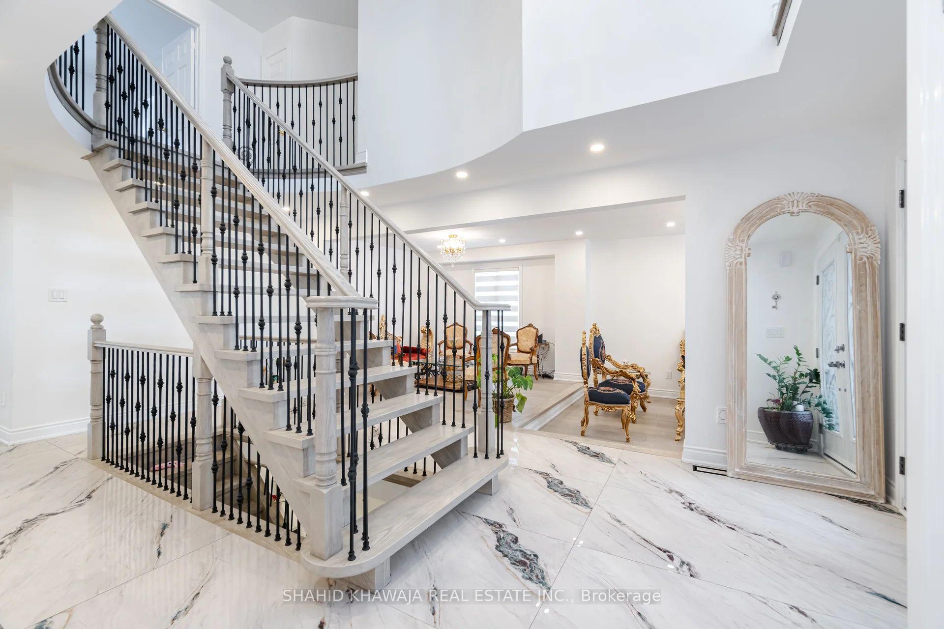 6150 Bankhead Court