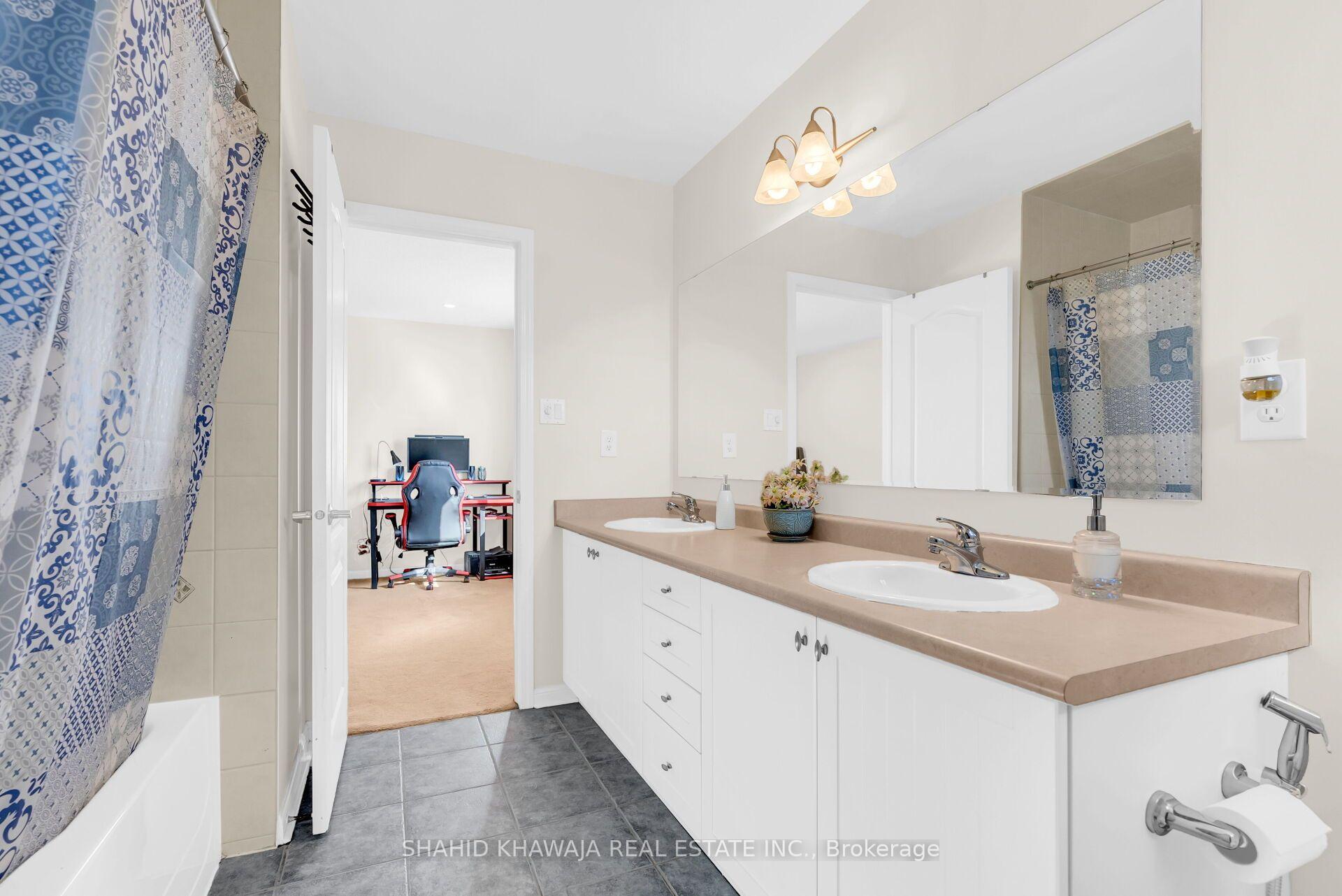 1493 Marshall Crescent