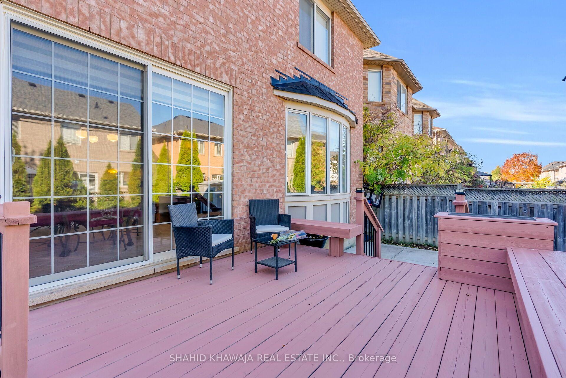 1493 Marshall Crescent