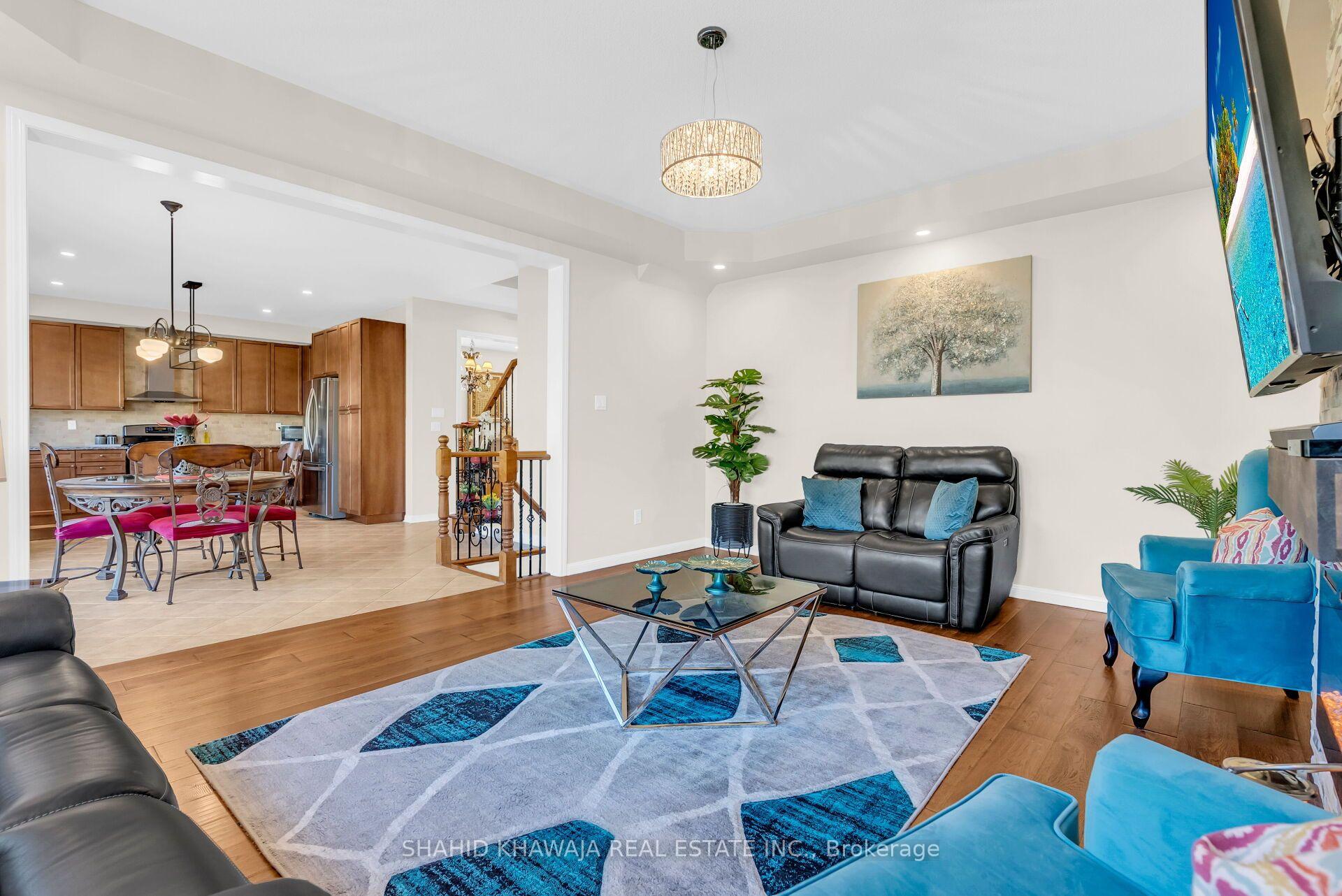 1493 Marshall Crescent