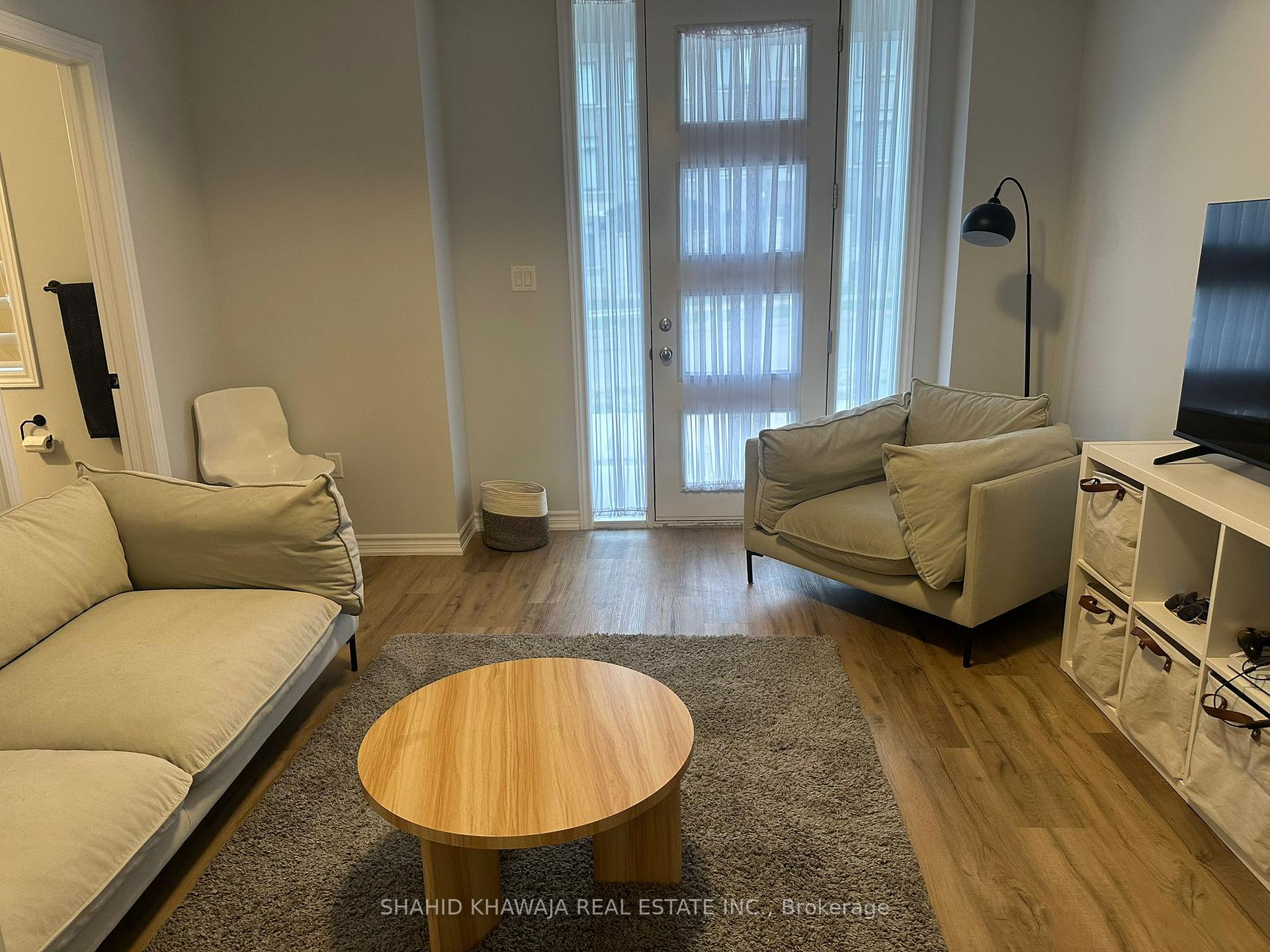 290 Equestrian Way 9