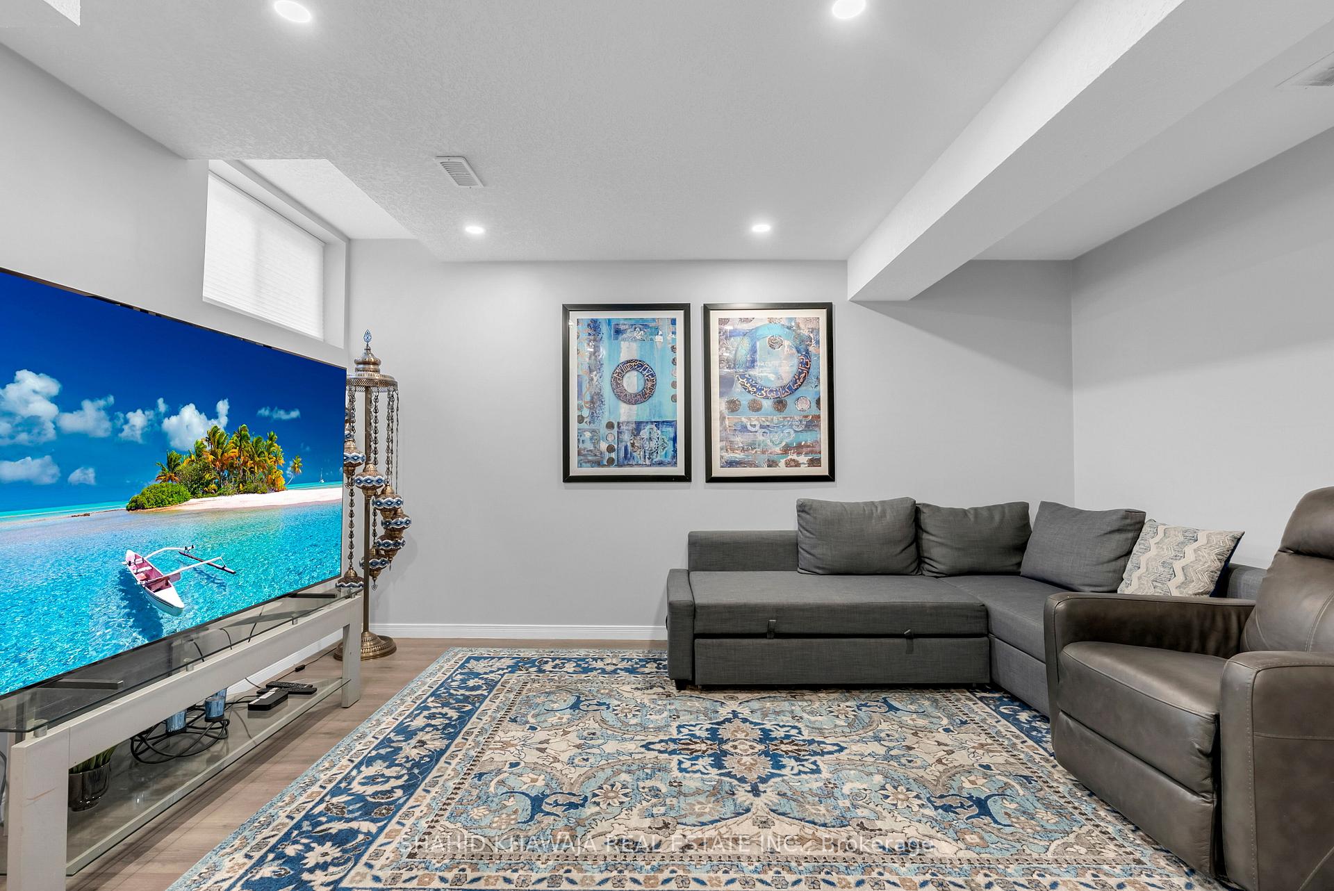 350 Dundas Street S 29