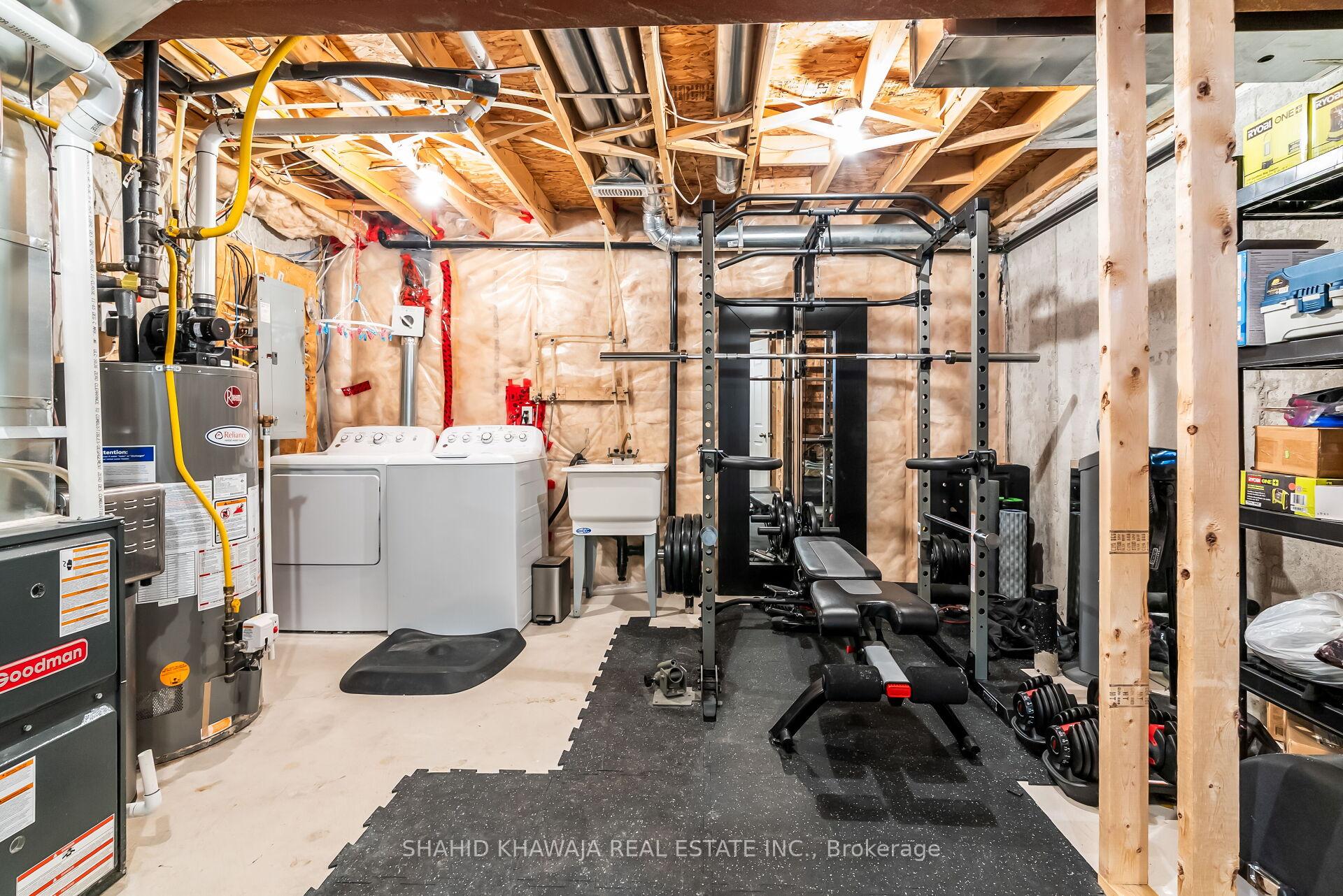 350 Dundas Street S 29