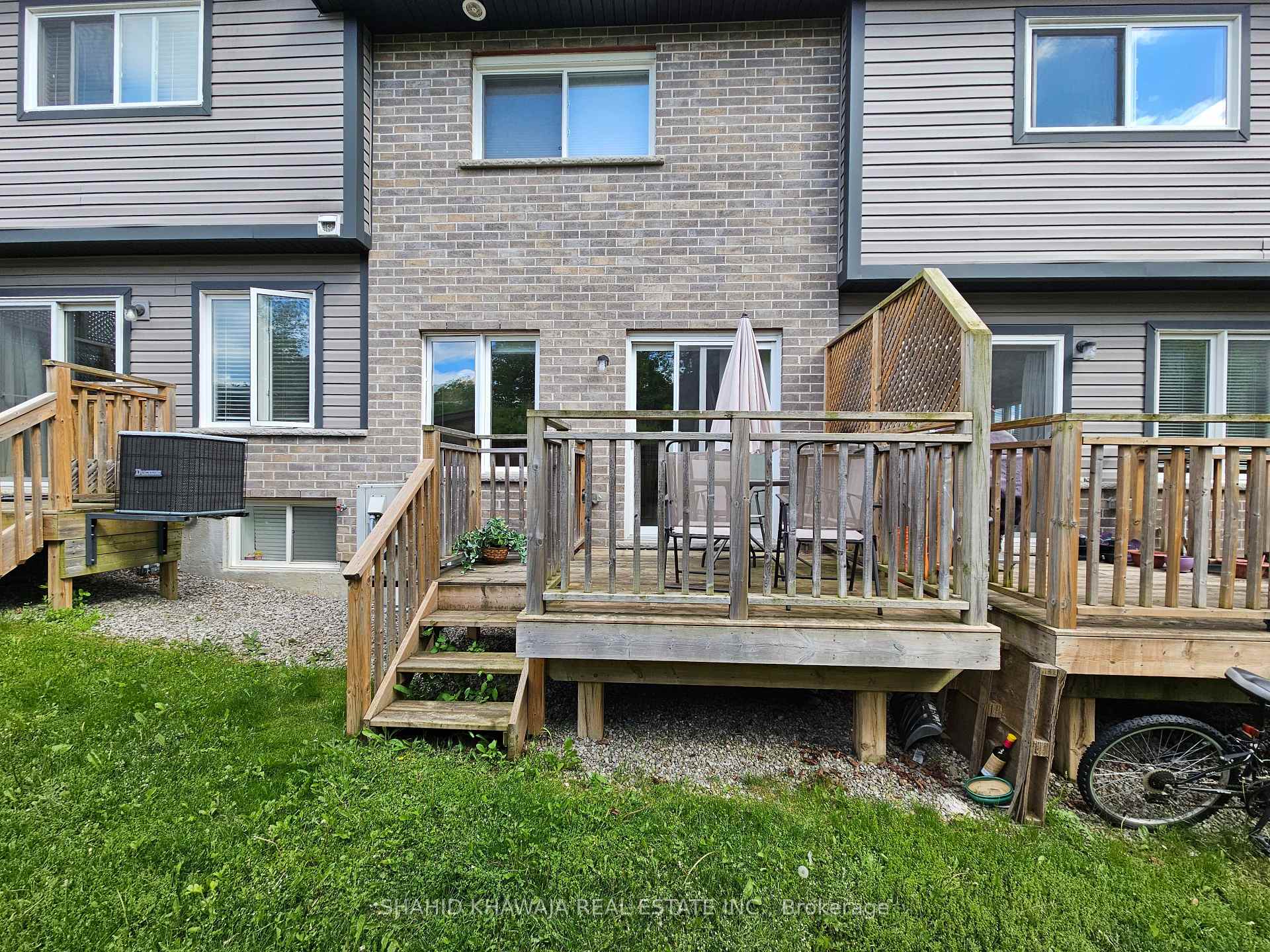 350 Dundas Street S 29