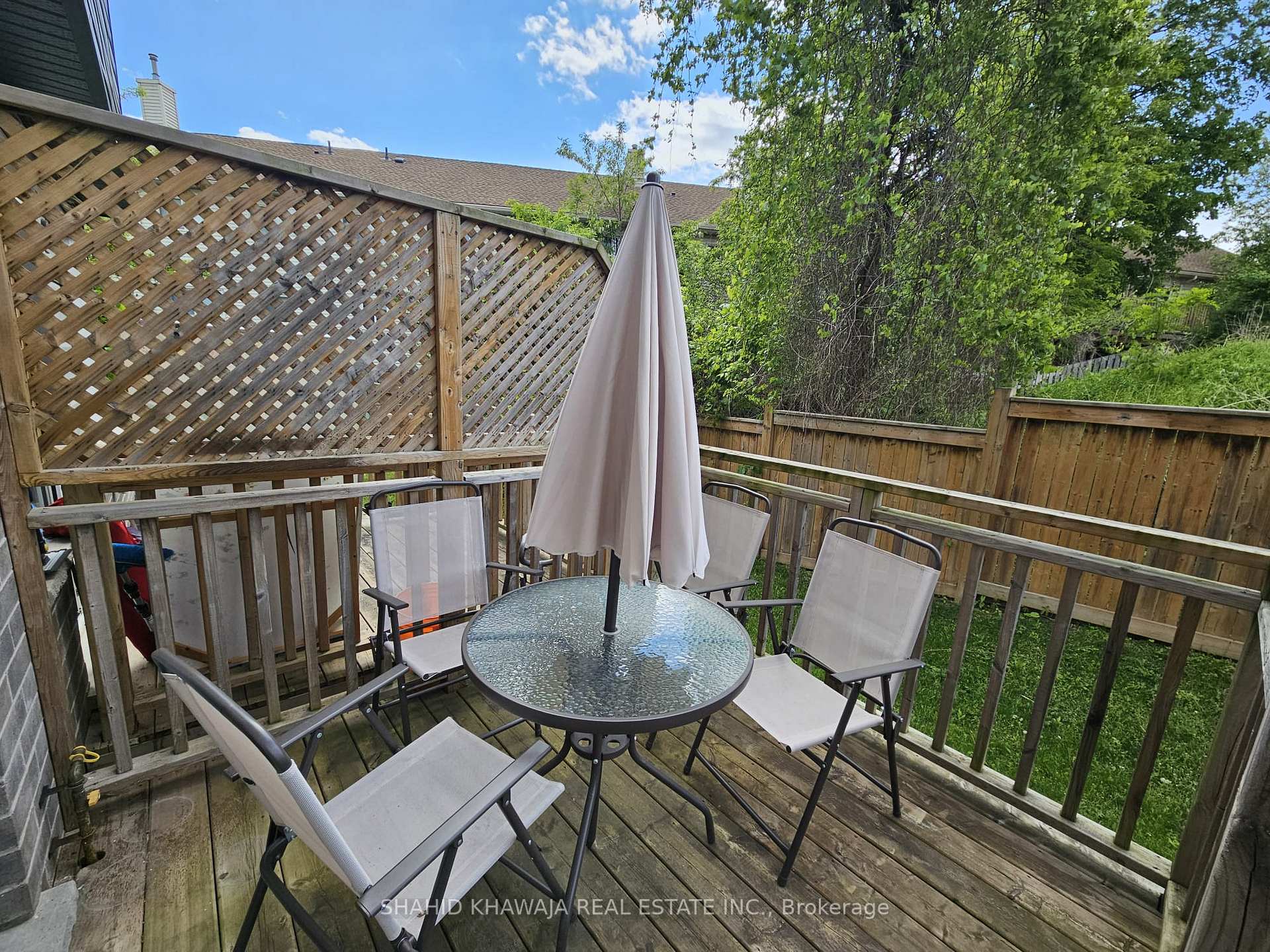 350 Dundas Street S 29