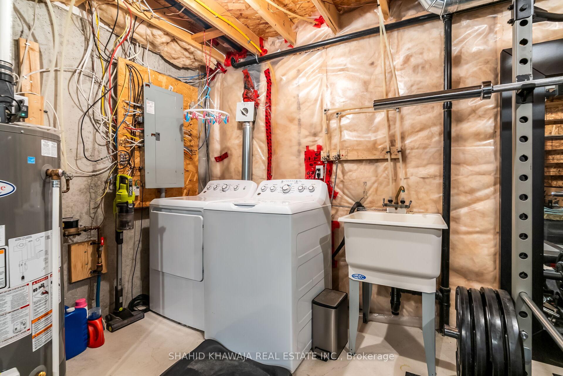 350 Dundas Street S 29