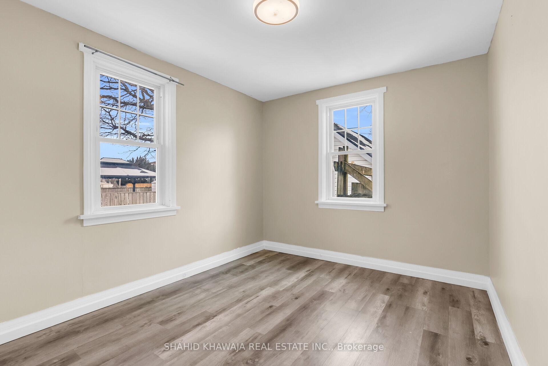 22 Lyons Avenue