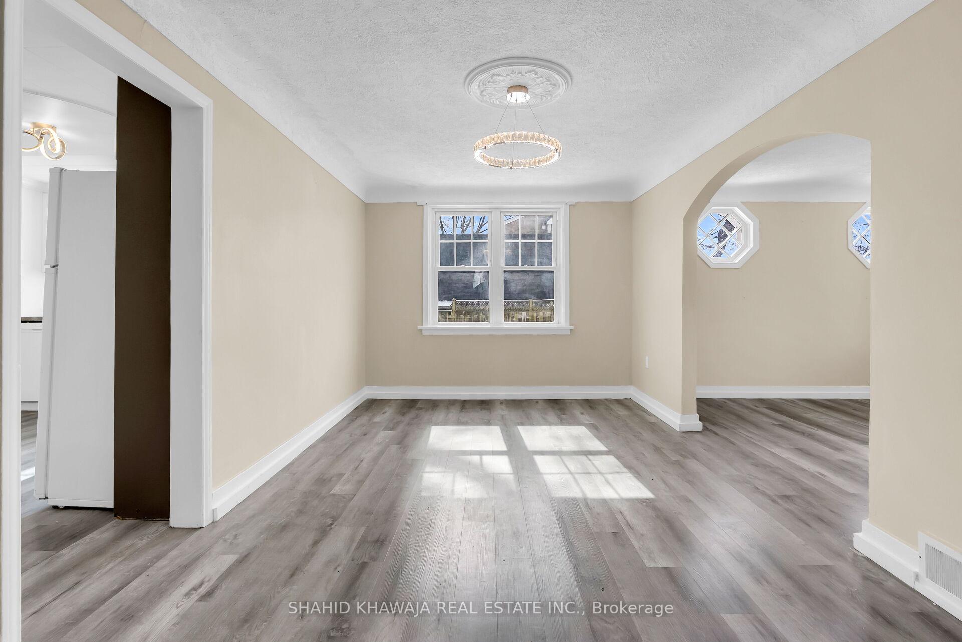 22 Lyons Avenue