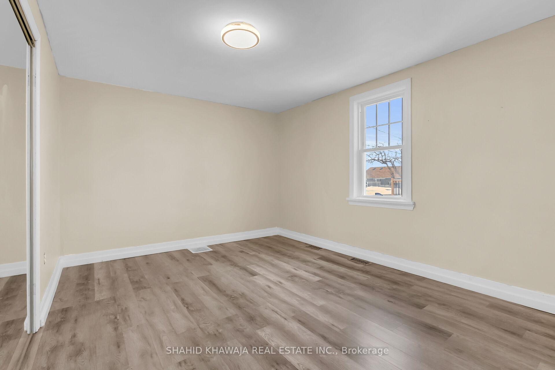 22 Lyons Avenue