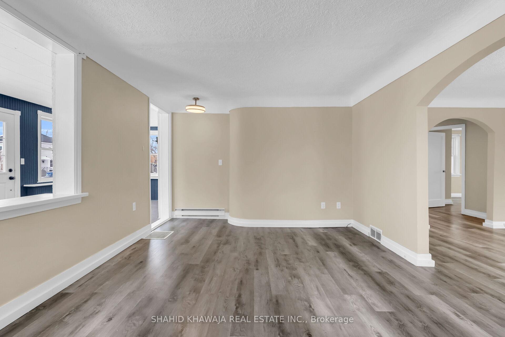 22 Lyons Avenue