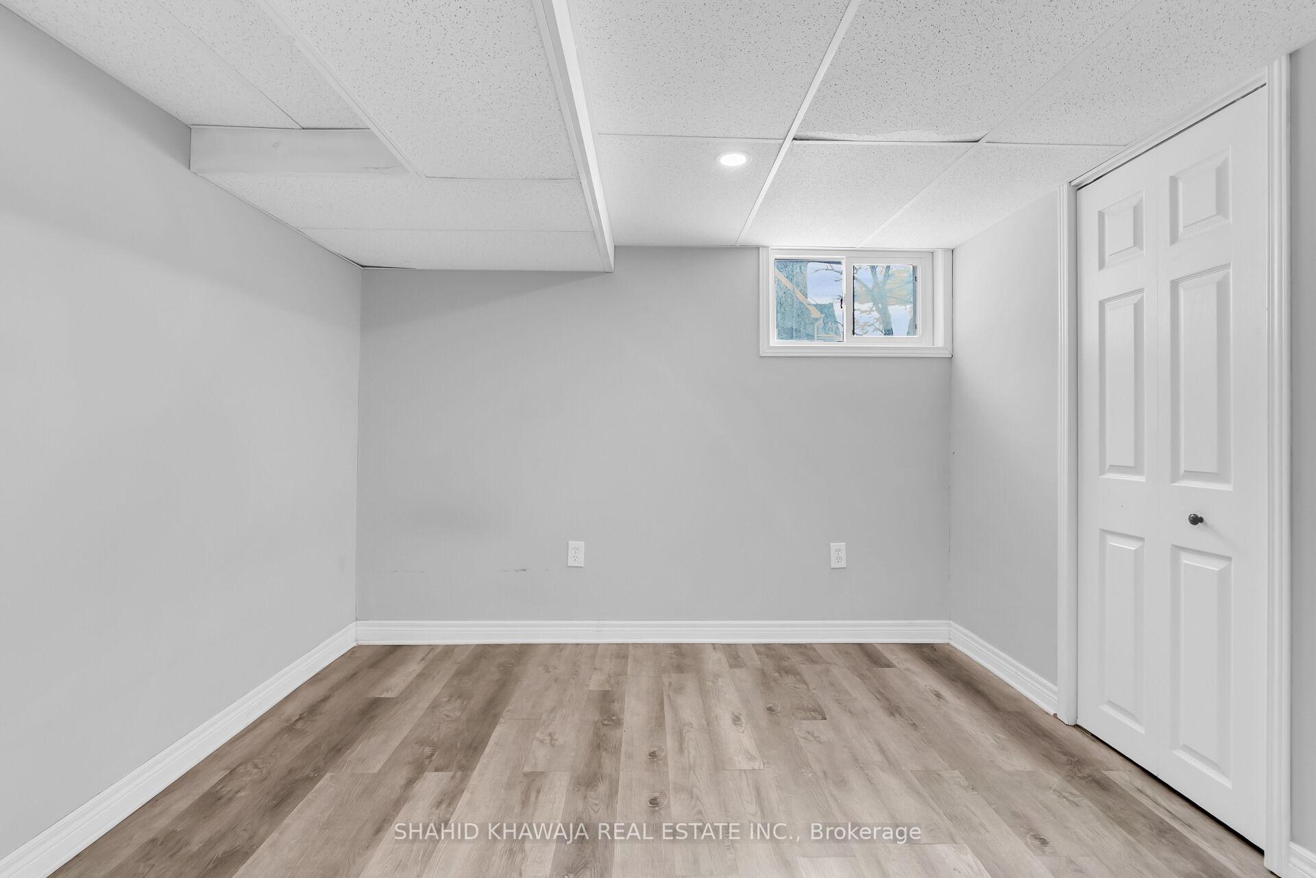22 Lyons Avenue