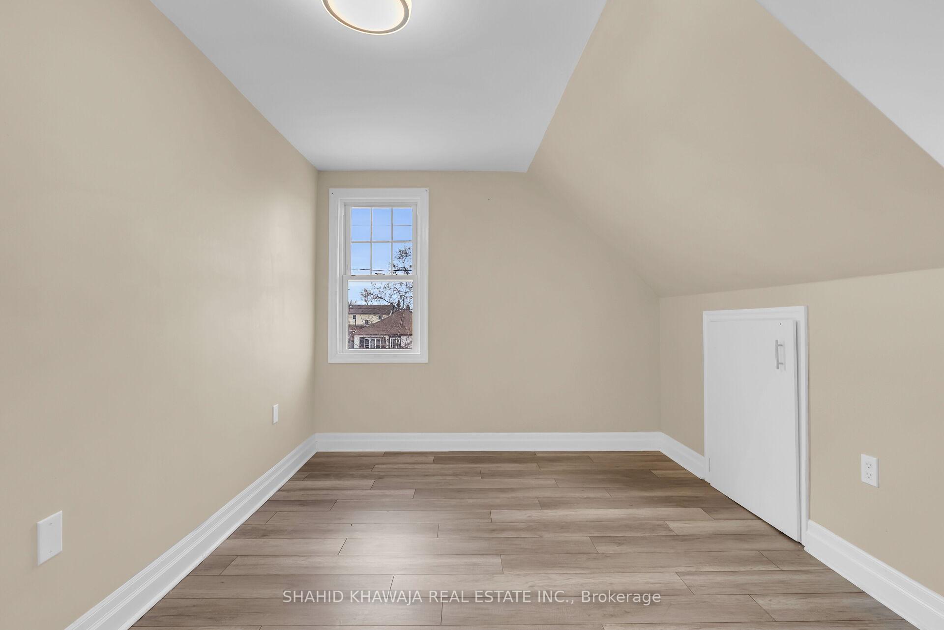22 Lyons Avenue