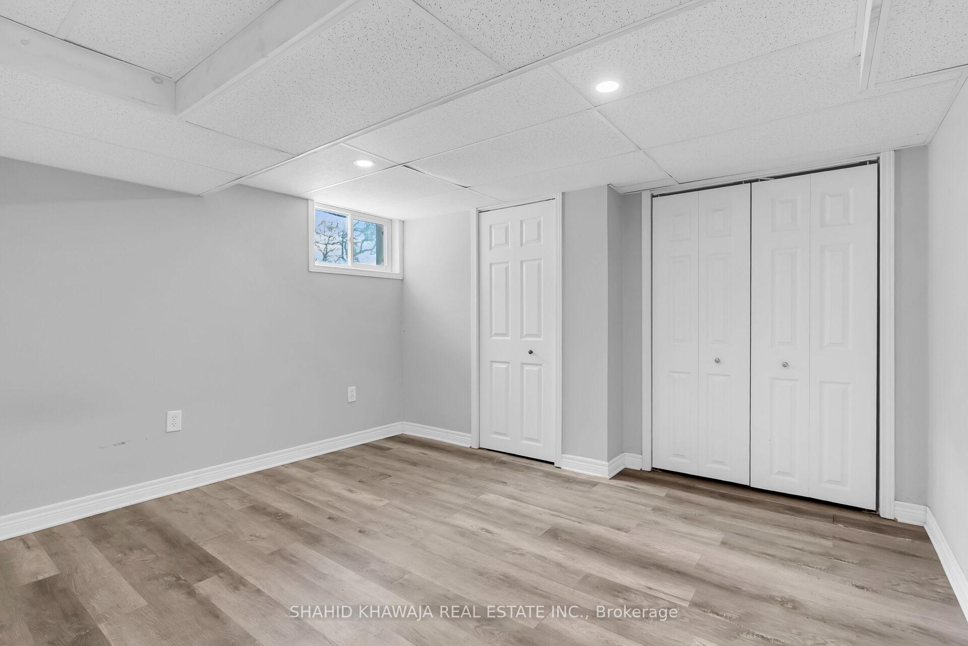 22 Lyons Avenue