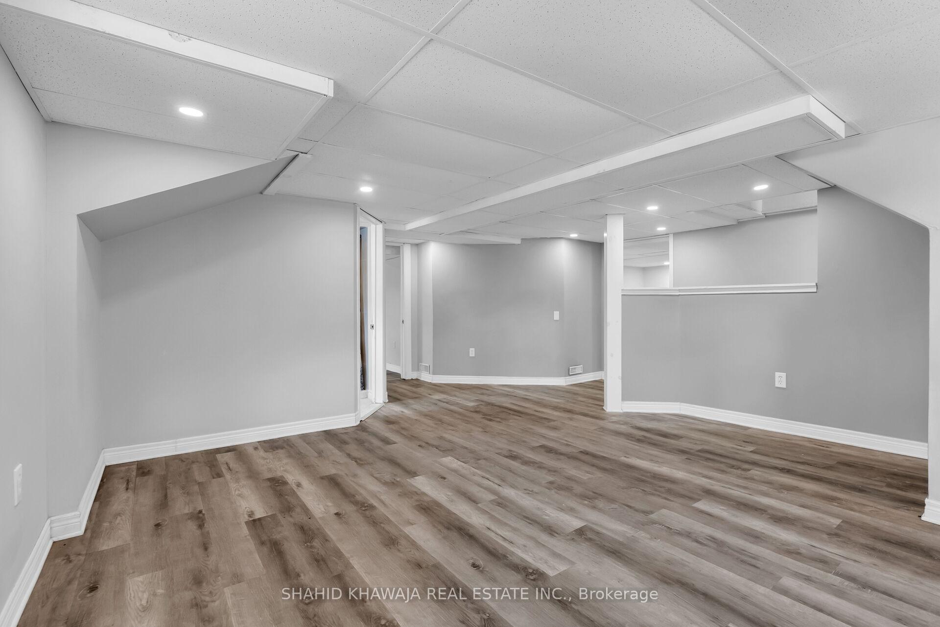 22 Lyons Avenue