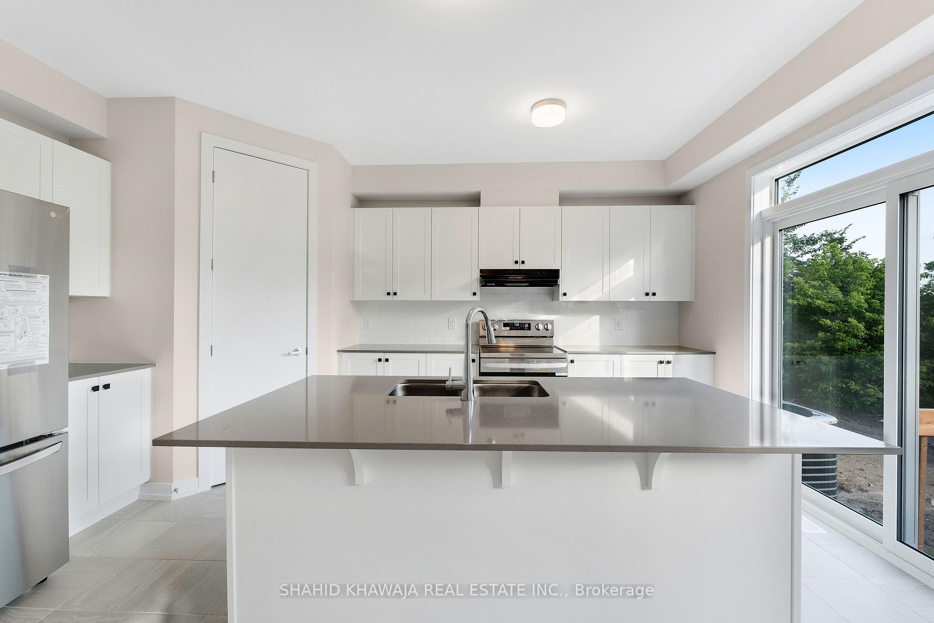 93 Hackamore Crescent