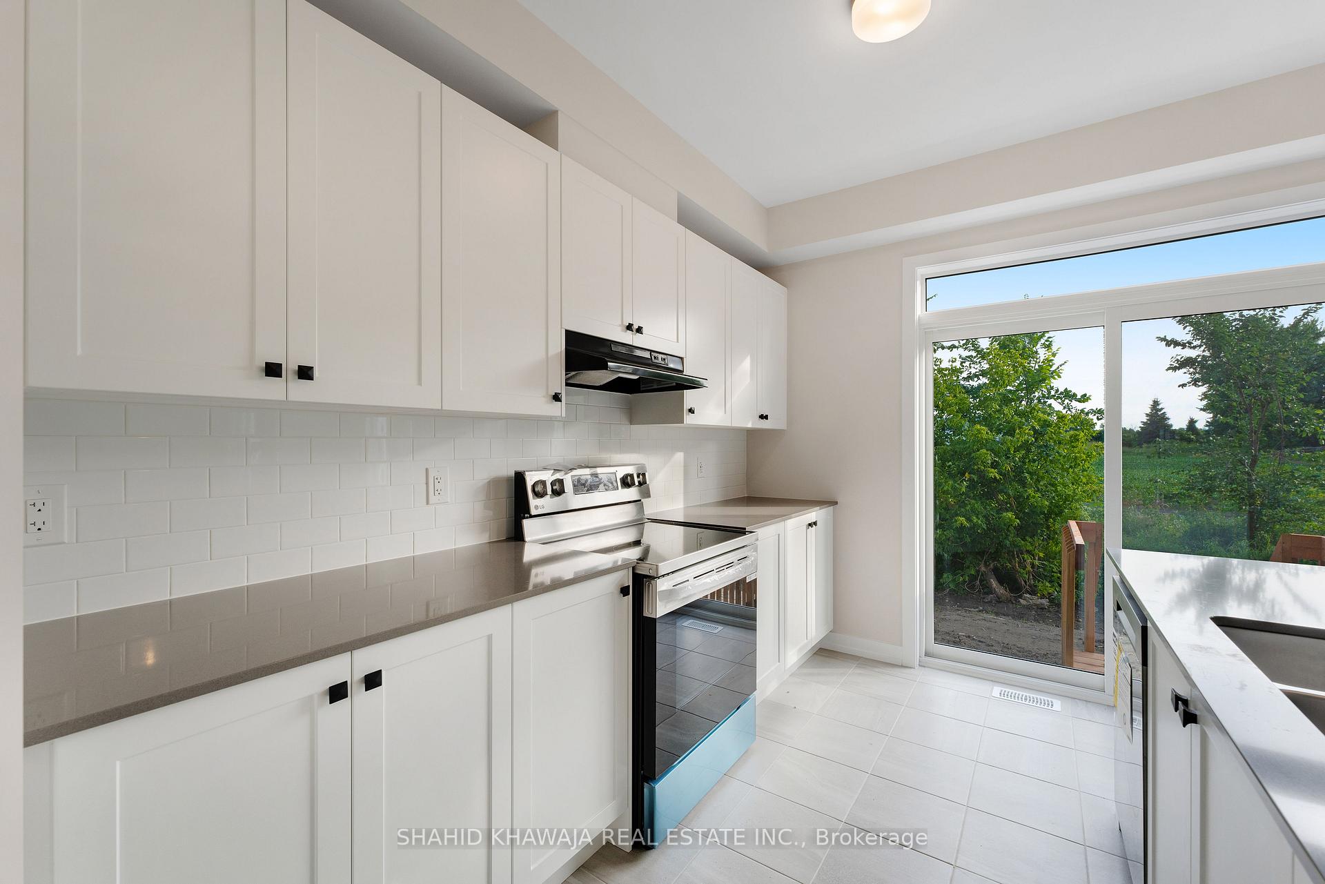 93 Hackamore Crescent