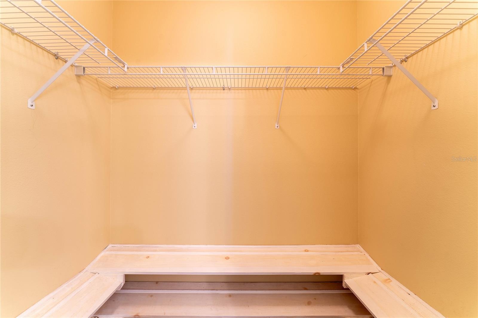 1700 LEYBOURNE LOOP LOOP