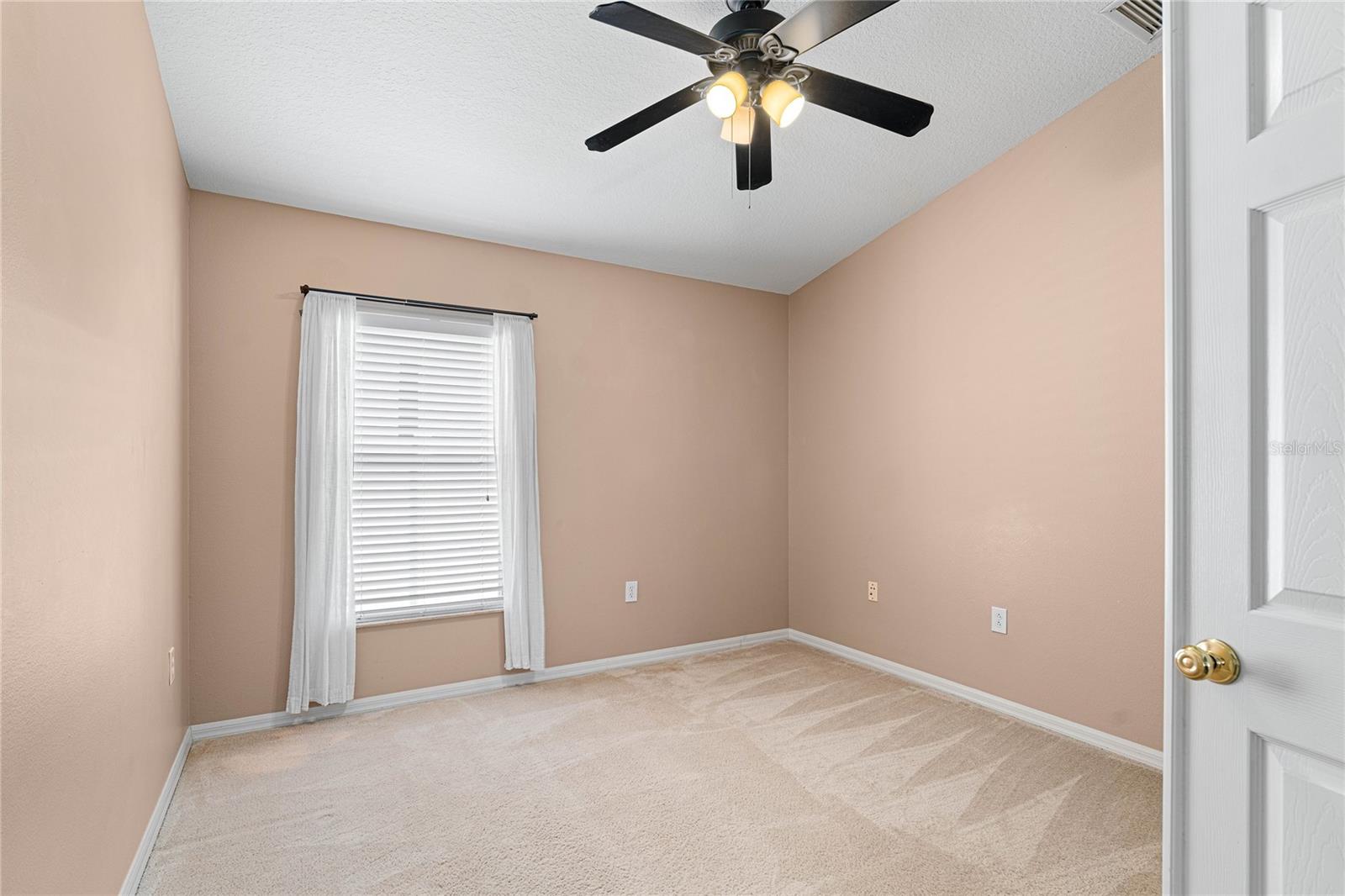 1700 LEYBOURNE LOOP LOOP