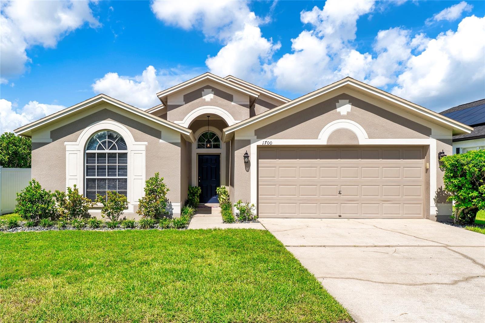 1700 LEYBOURNE LOOP LOOP