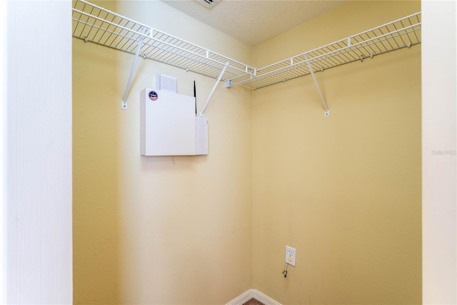 1700 LEYBOURNE LOOP LOOP