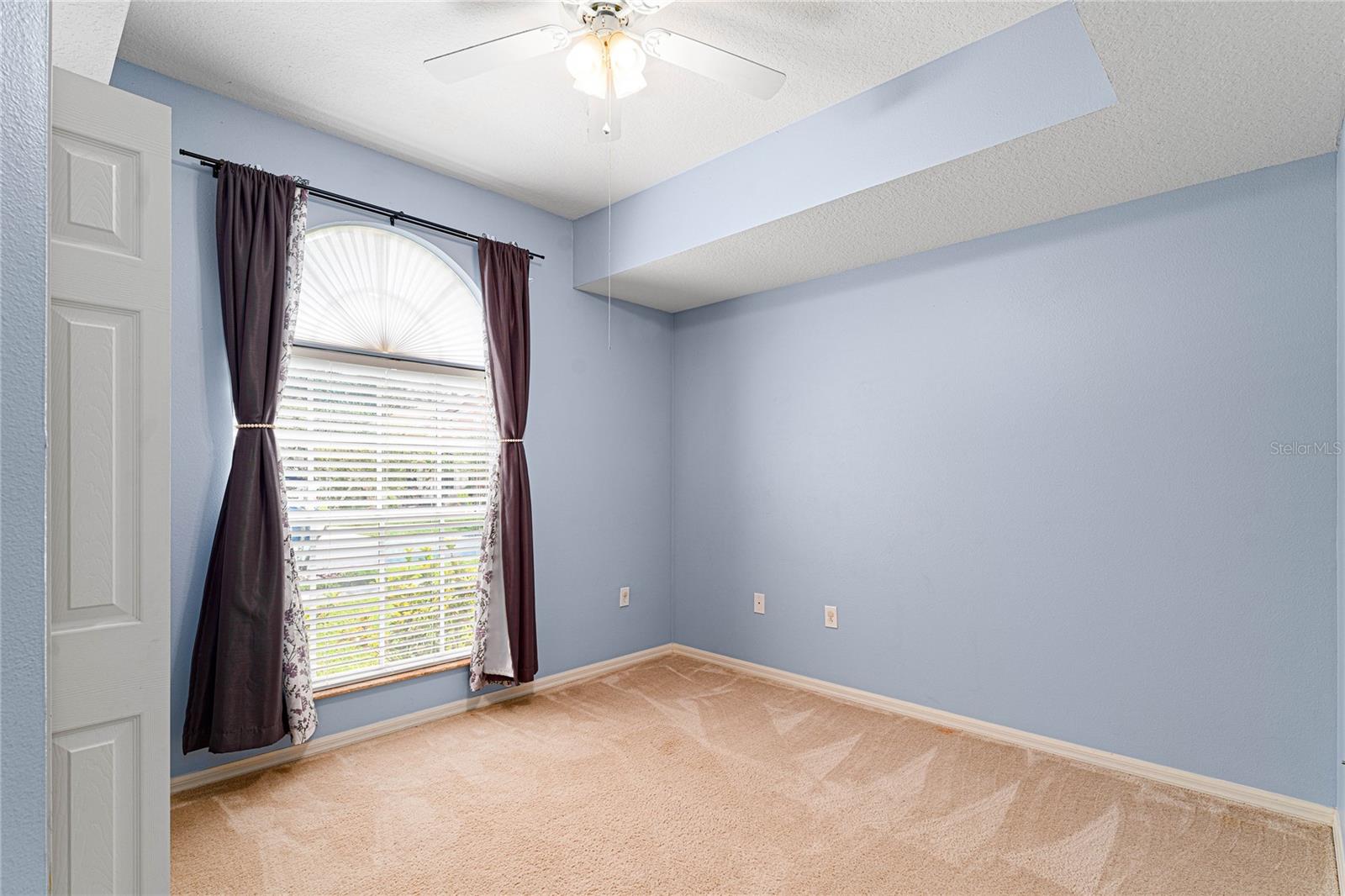 1700 LEYBOURNE LOOP LOOP