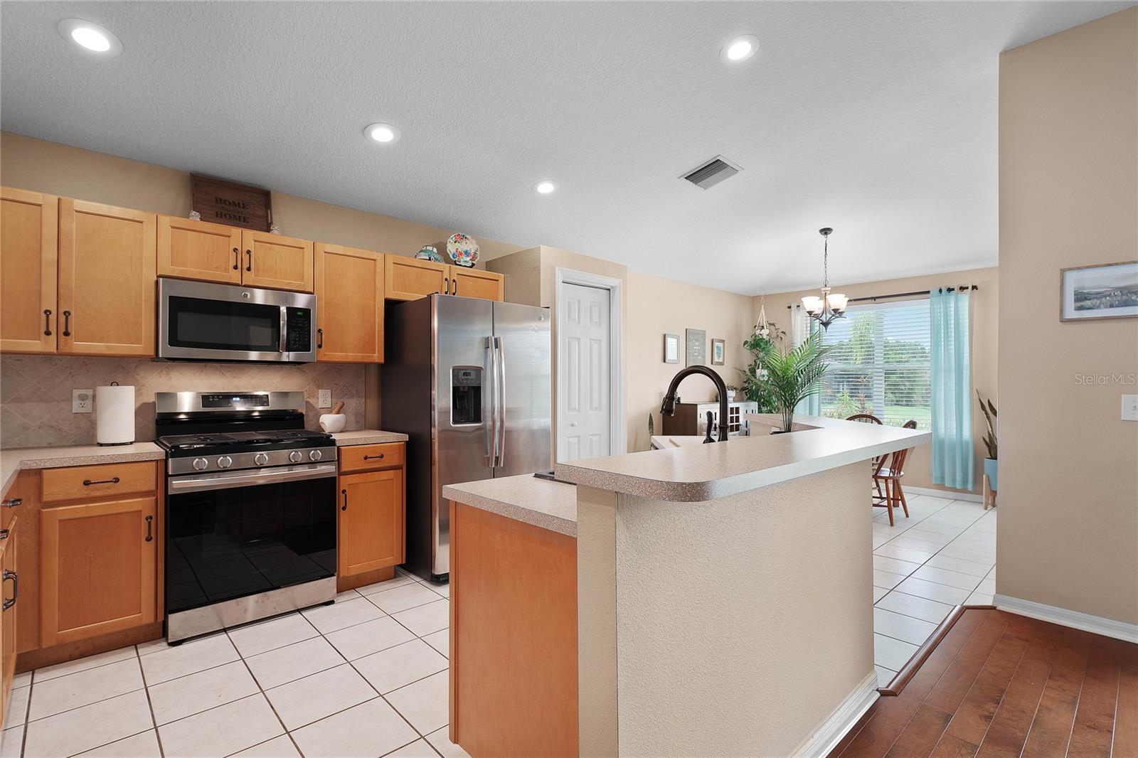 1700 LEYBOURNE LOOP LOOP