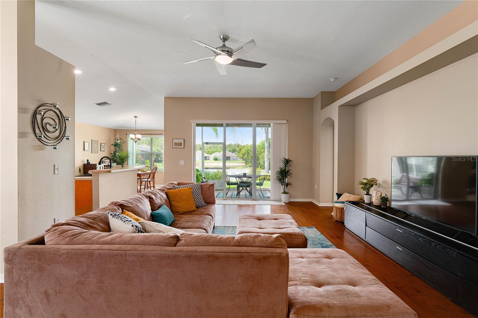 1700 LEYBOURNE LOOP LOOP