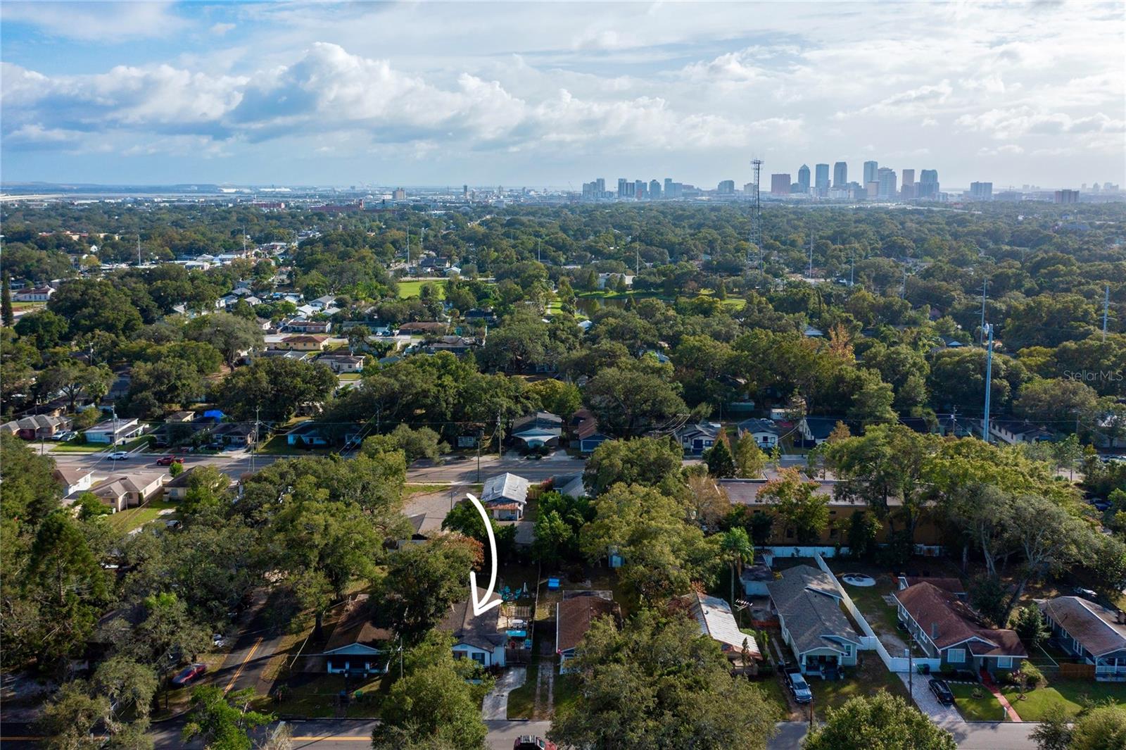 1221 E IDA ST