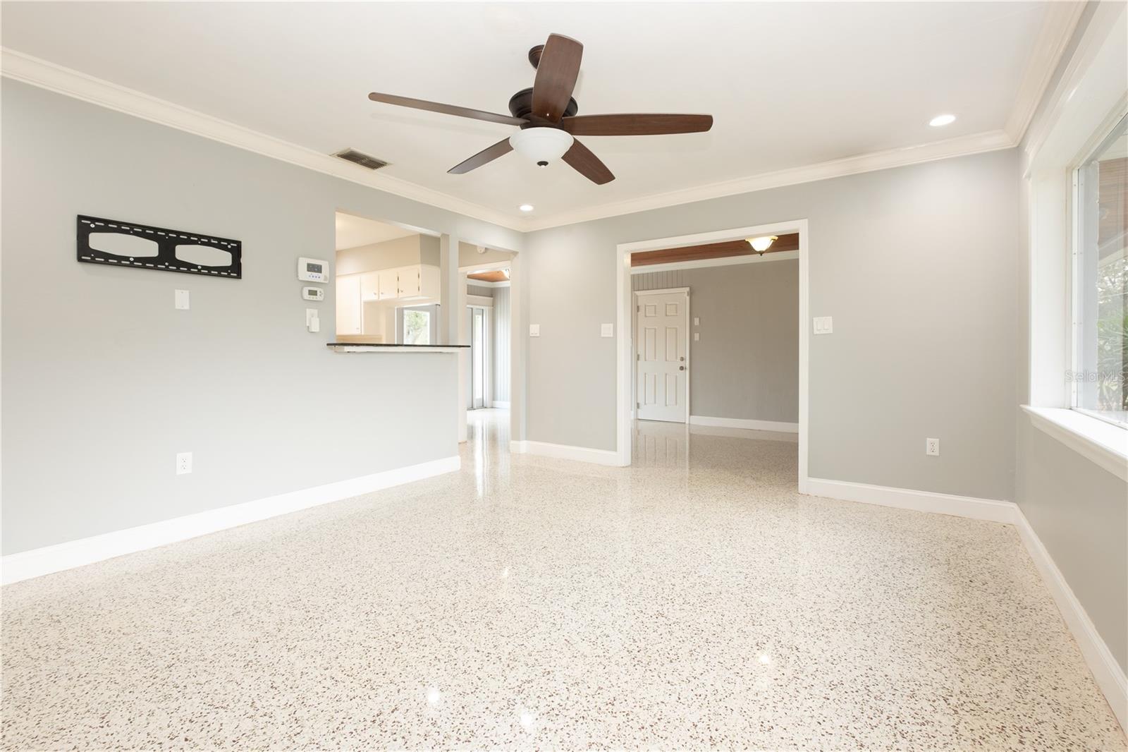 10235 N FLEETWOOD DR