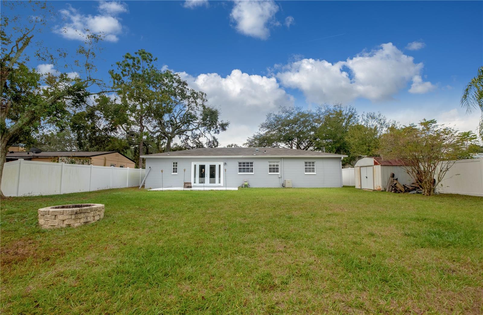 10235 N FLEETWOOD DR