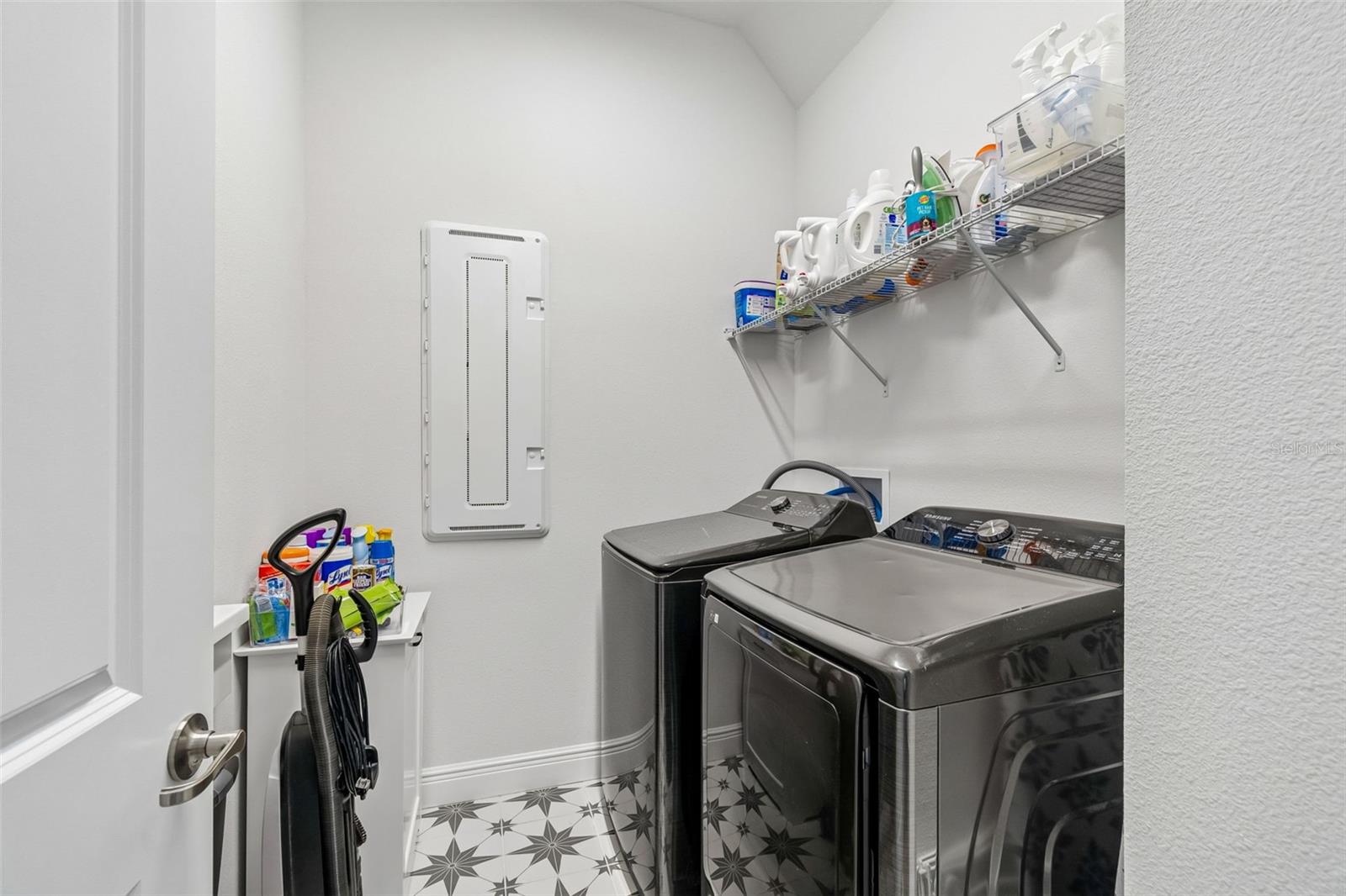 6107 NIKKI LANE LN