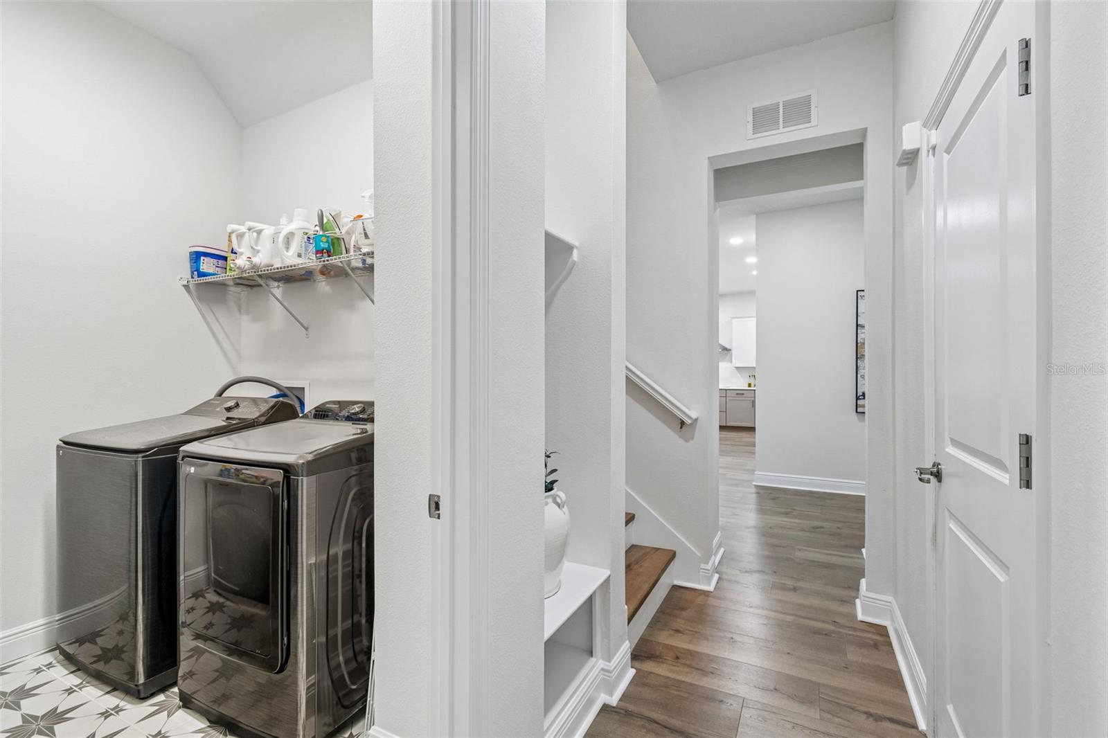 6107 NIKKI LANE LN