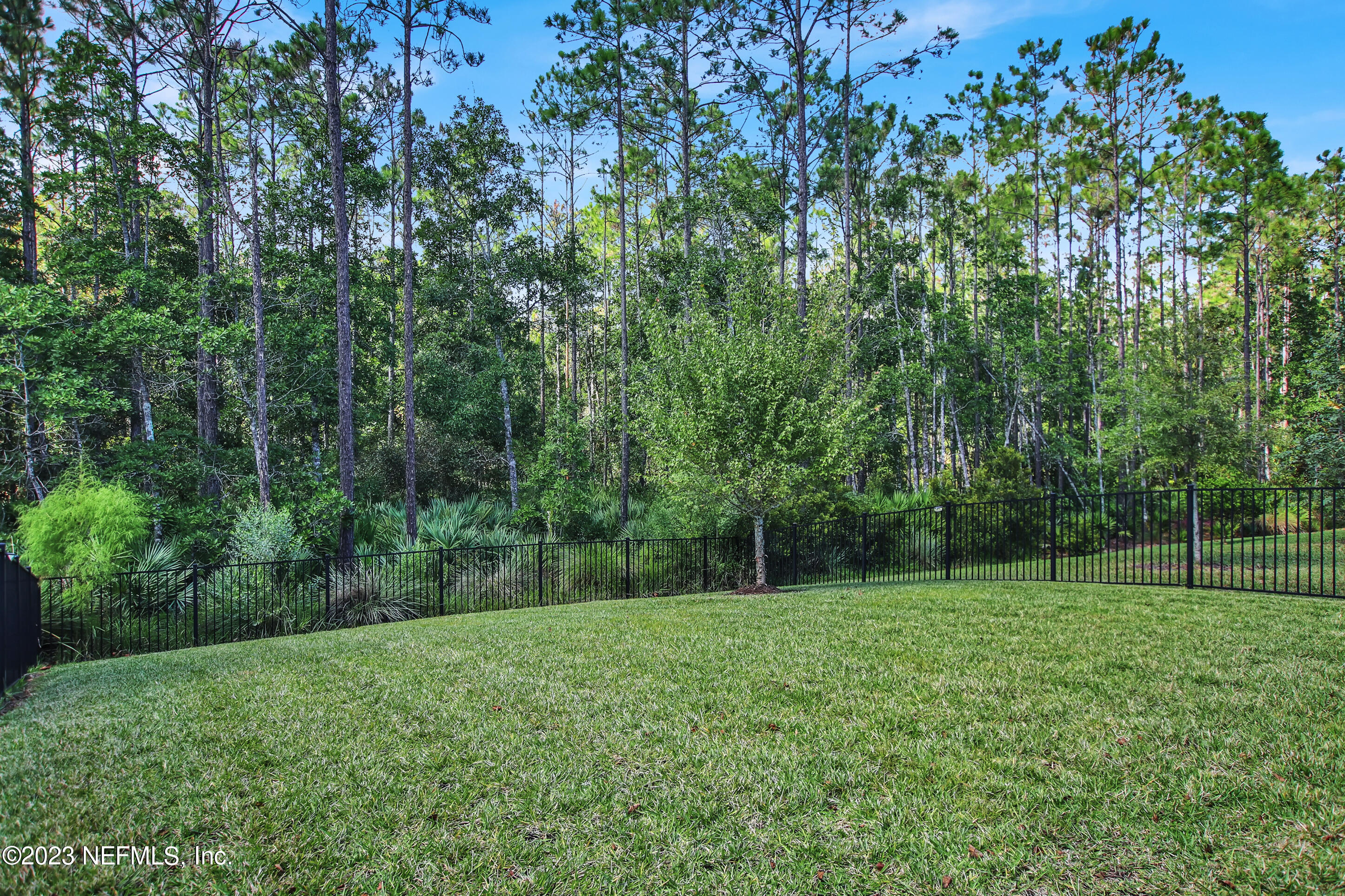 292 PIONEER VILLAGE Drive