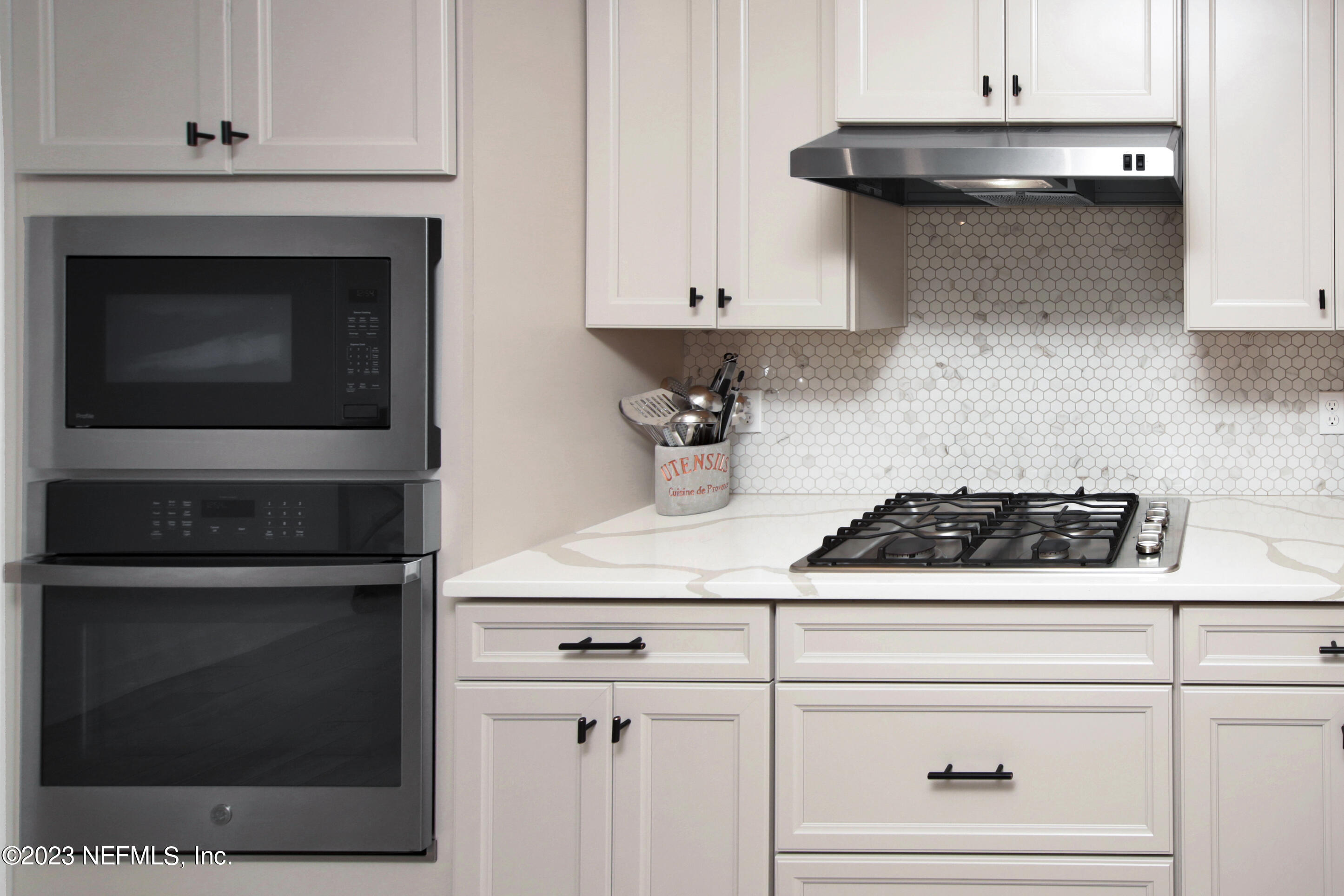 292 PIONEER VILLAGE Drive