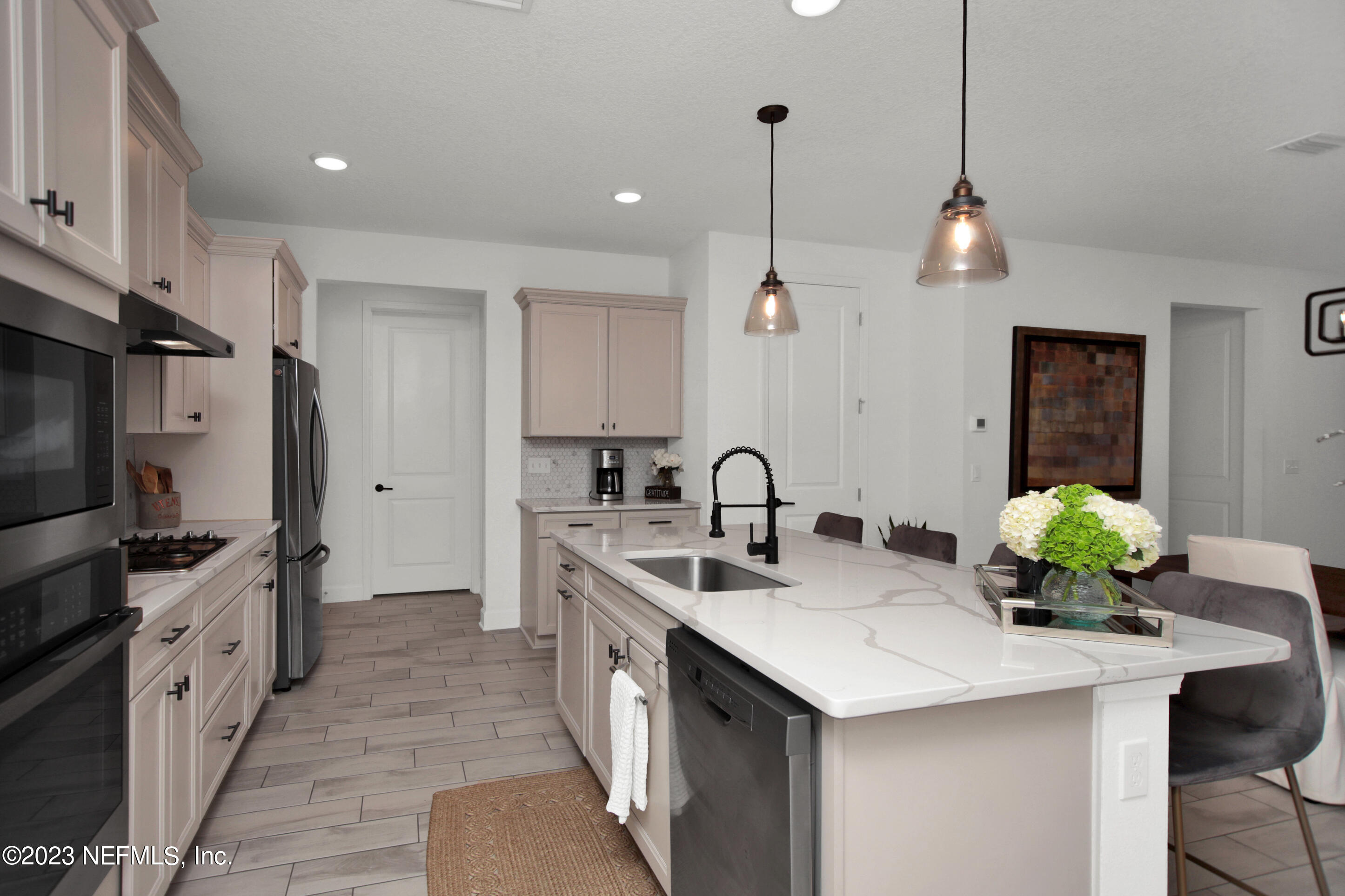 292 PIONEER VILLAGE Drive