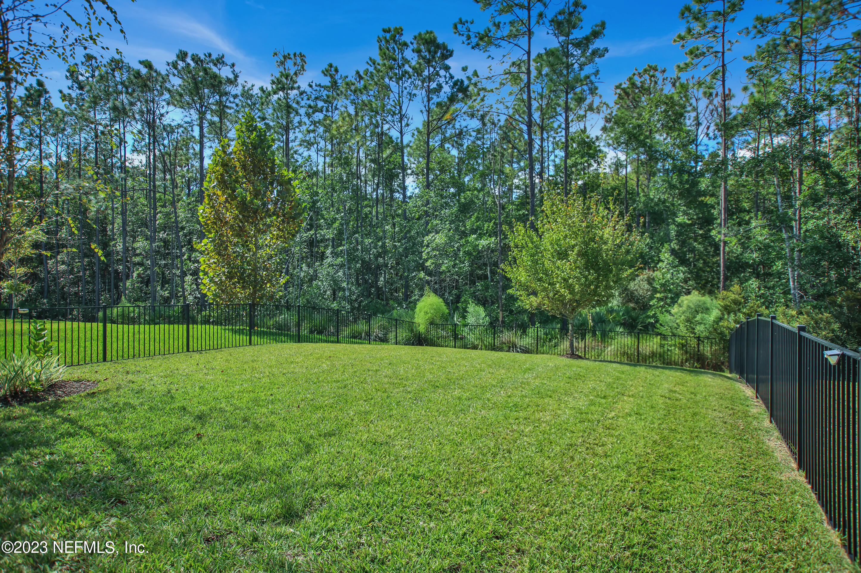 292 PIONEER VILLAGE Drive