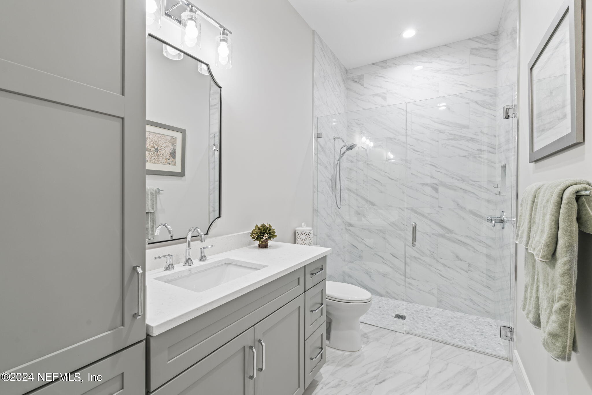 401 LACOSTA VILLA Court