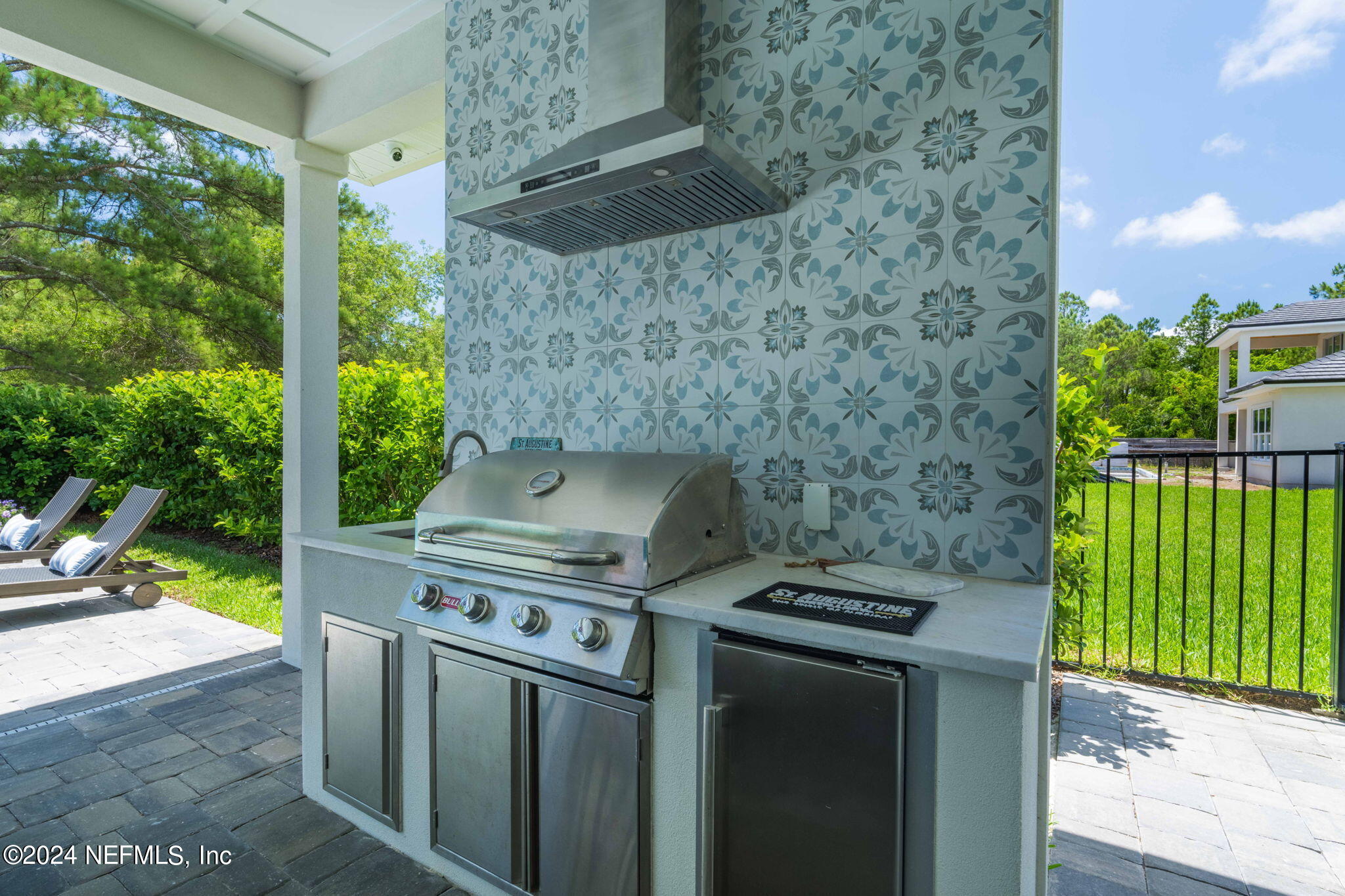 401 LACOSTA VILLA Court